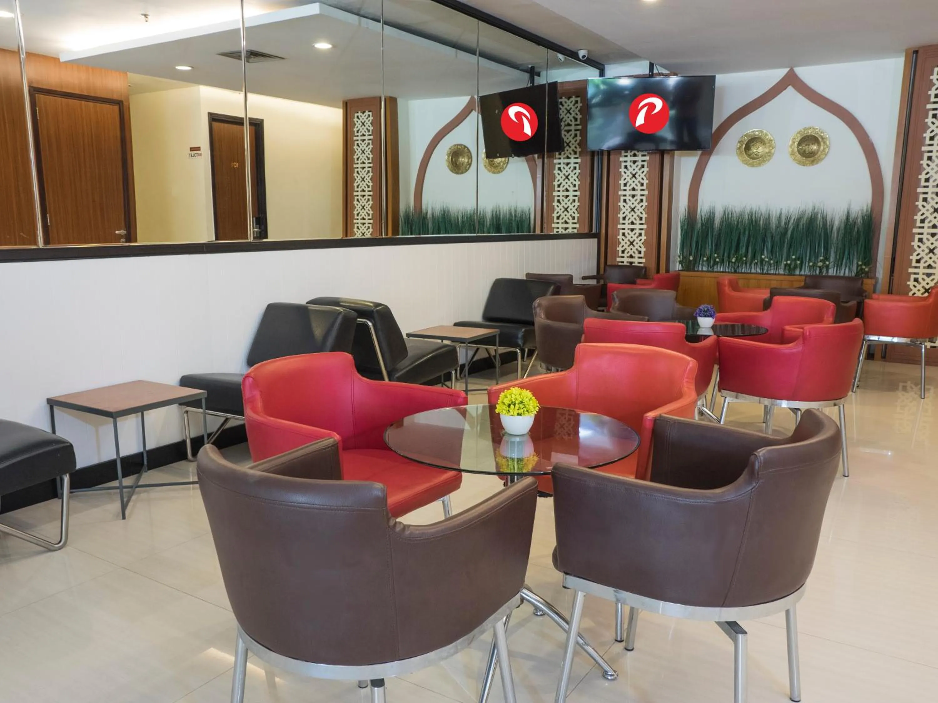 Restaurant/places to eat in d'primahotel Airport Jakarta 1