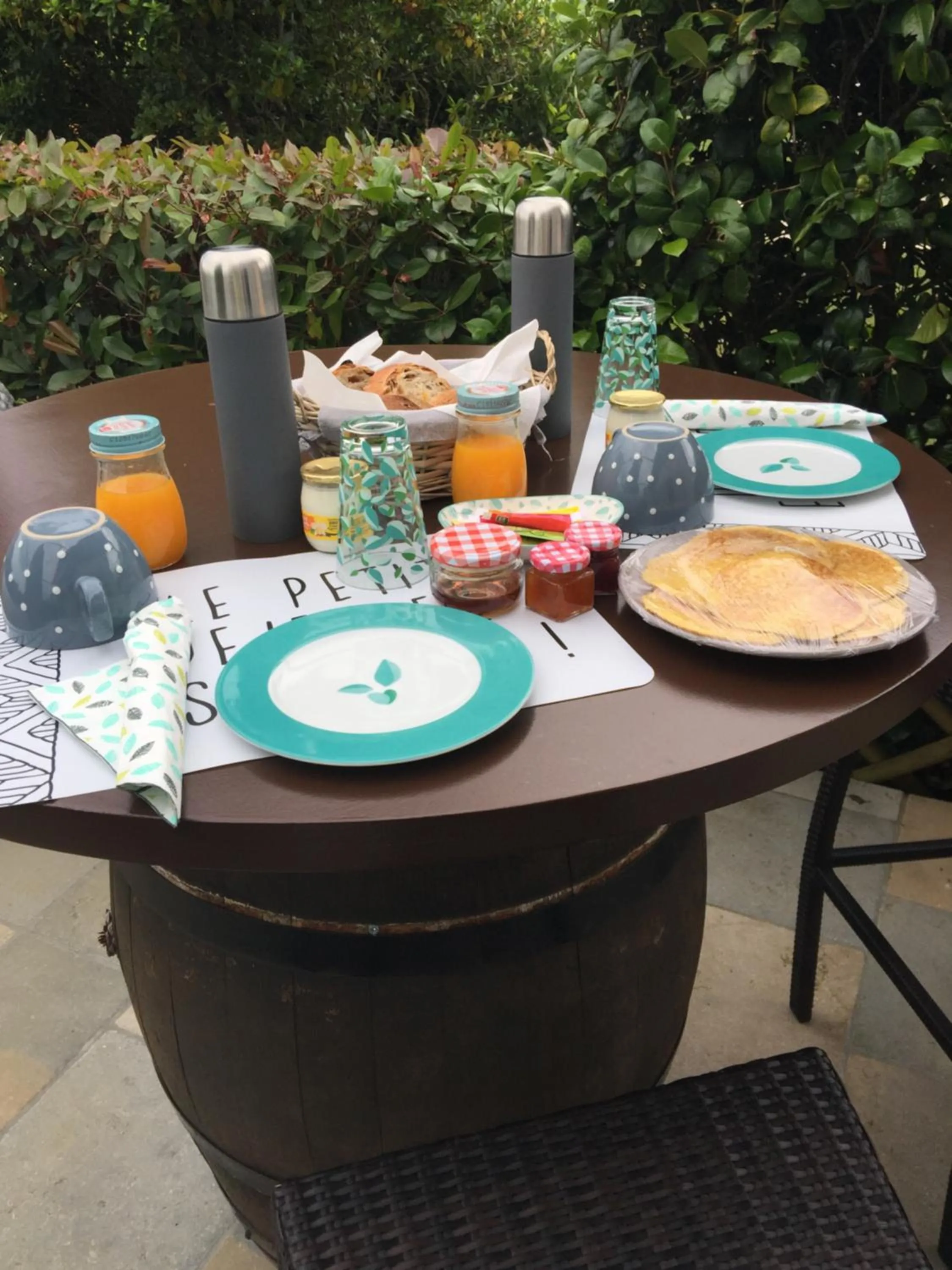 Breakfast in Les Pins Perdus