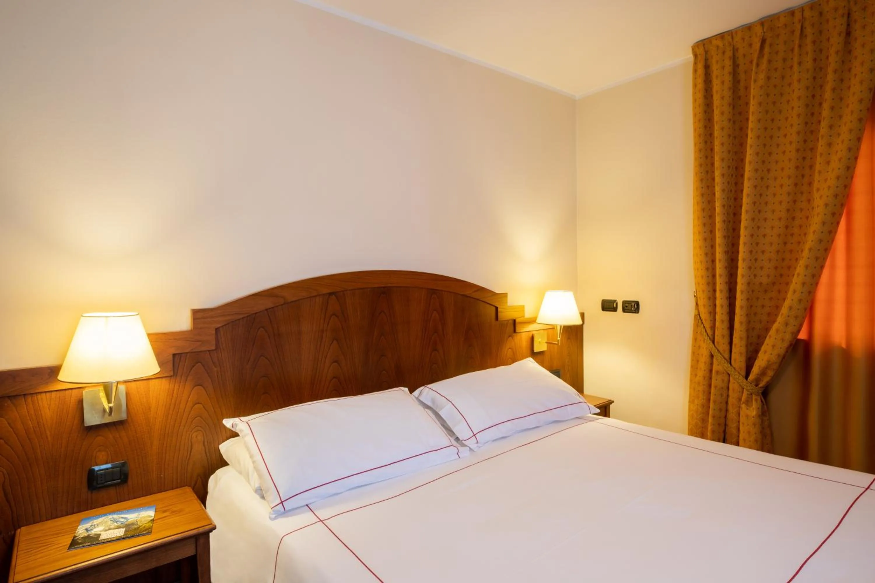 Bed in Cresta Et Duc Hotel