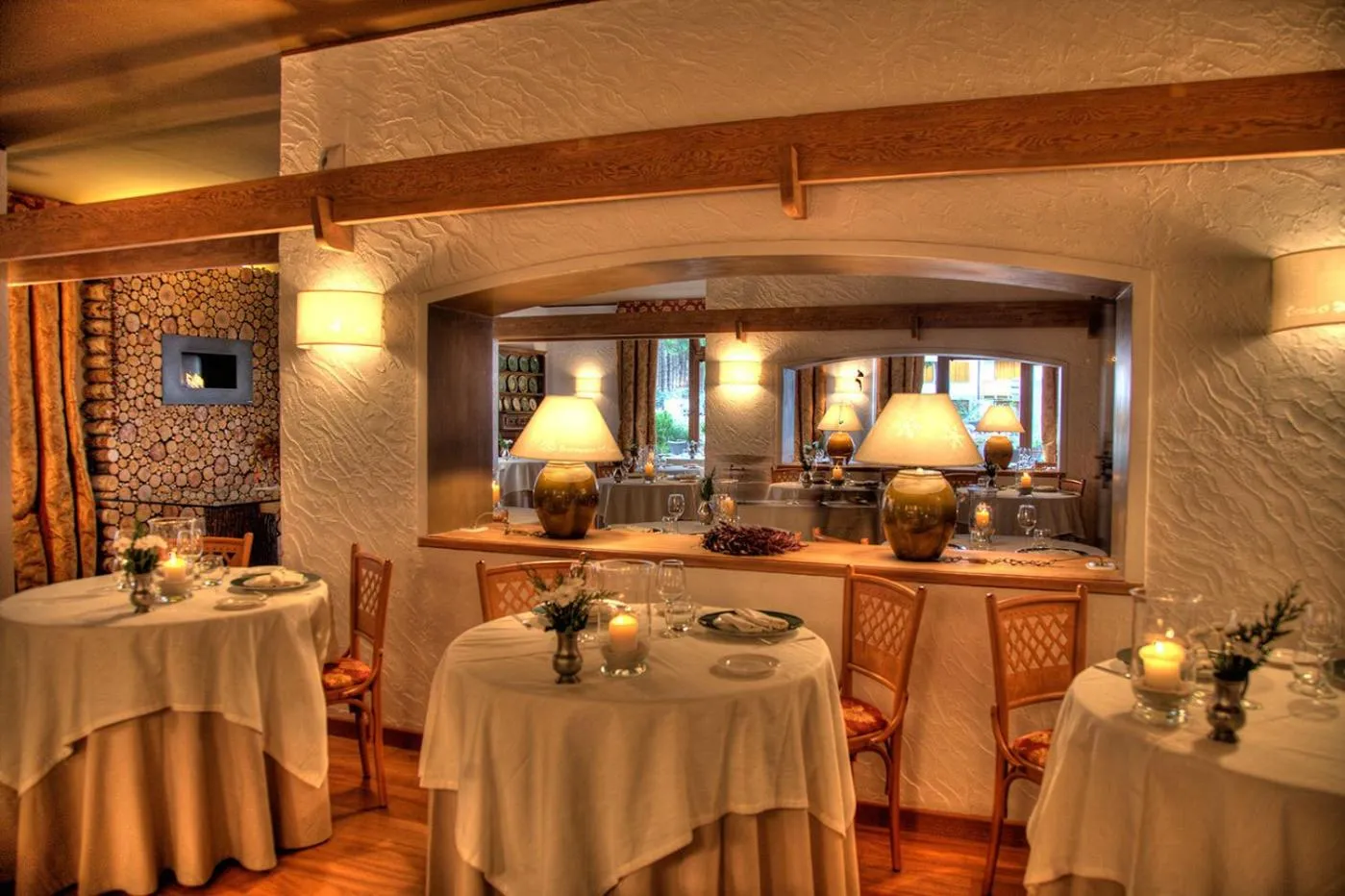 Lounge or bar in Cresta Et Duc Hotel