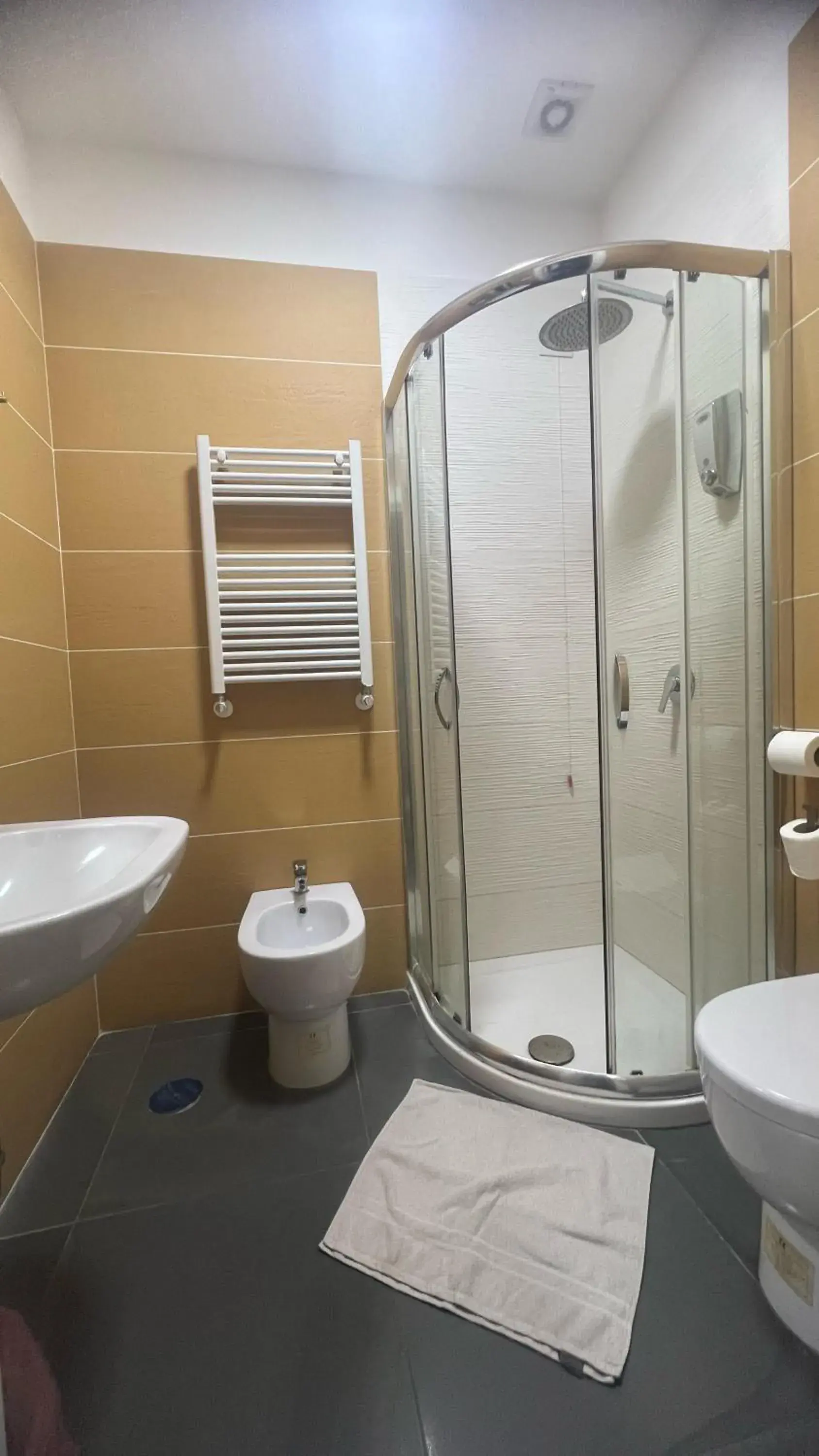 Bed in 4-Bed Male Dormitory Room in Top Floor Rentrooms Napoli Bed in 4-Bed Male Dormitory Room in Top Floor Rentrooms Napoli