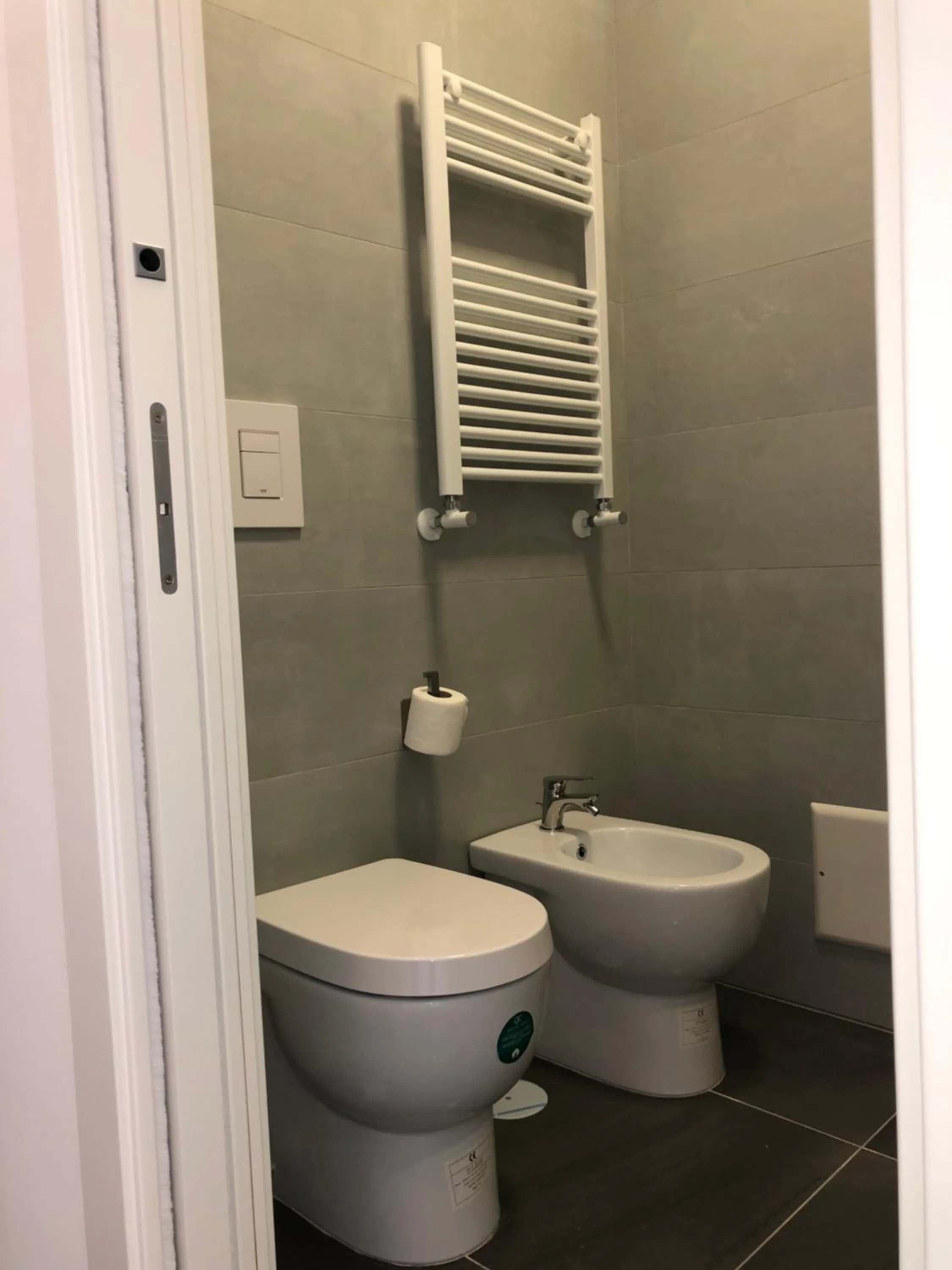 Bathroom in Top Floor Rentrooms Napoli