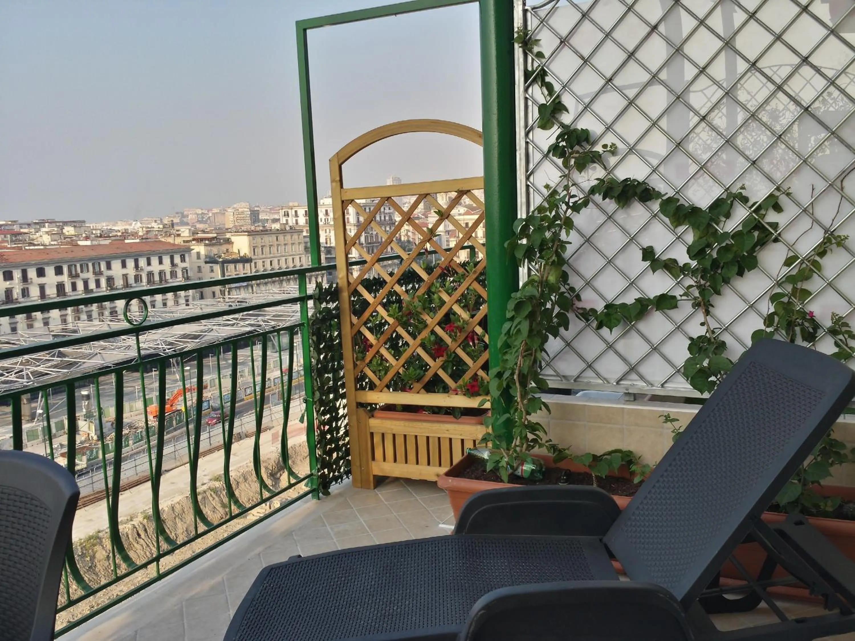 Day in Top Floor Rentrooms Napoli