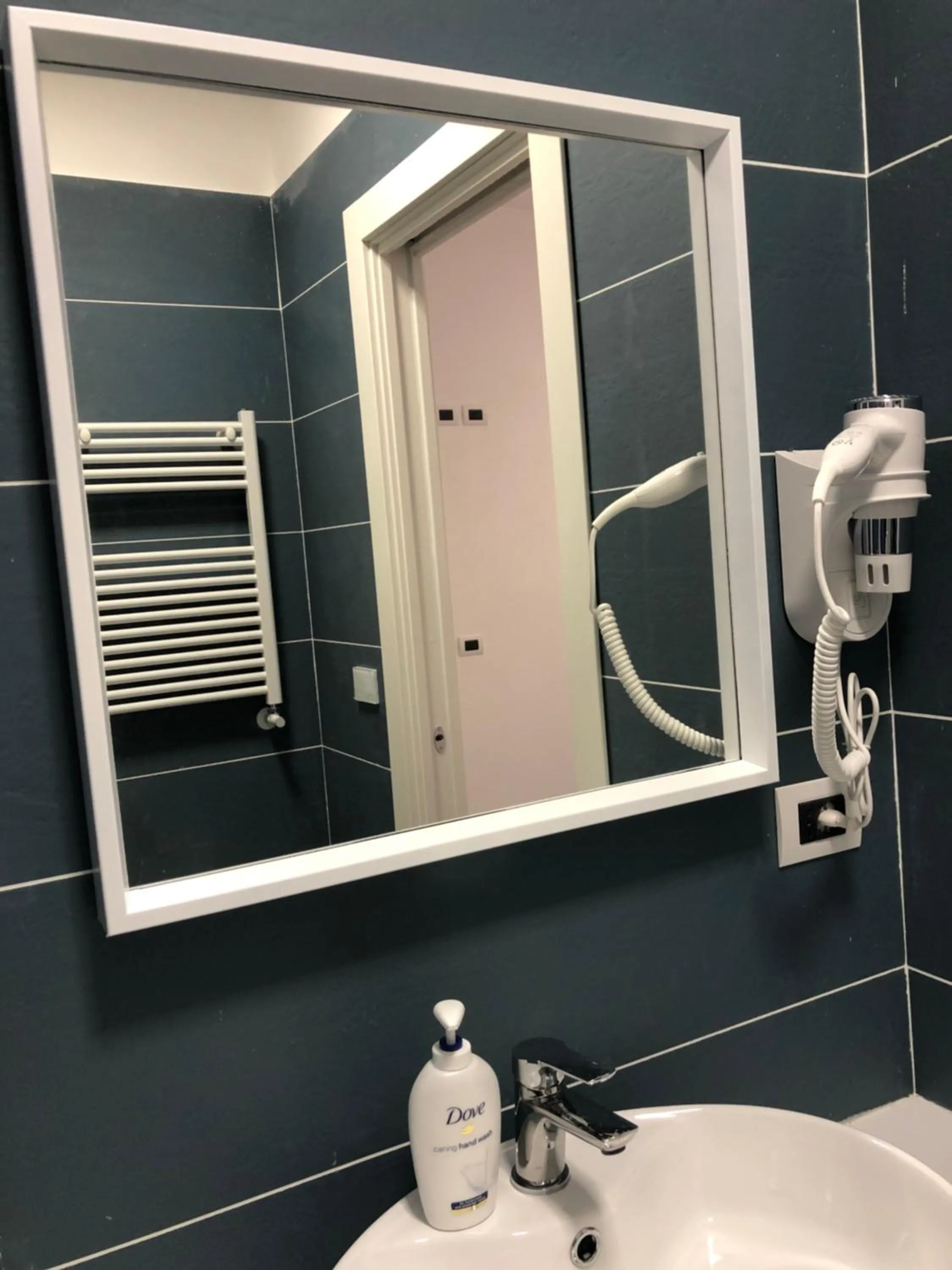 Bathroom in Top Floor Rentrooms Napoli