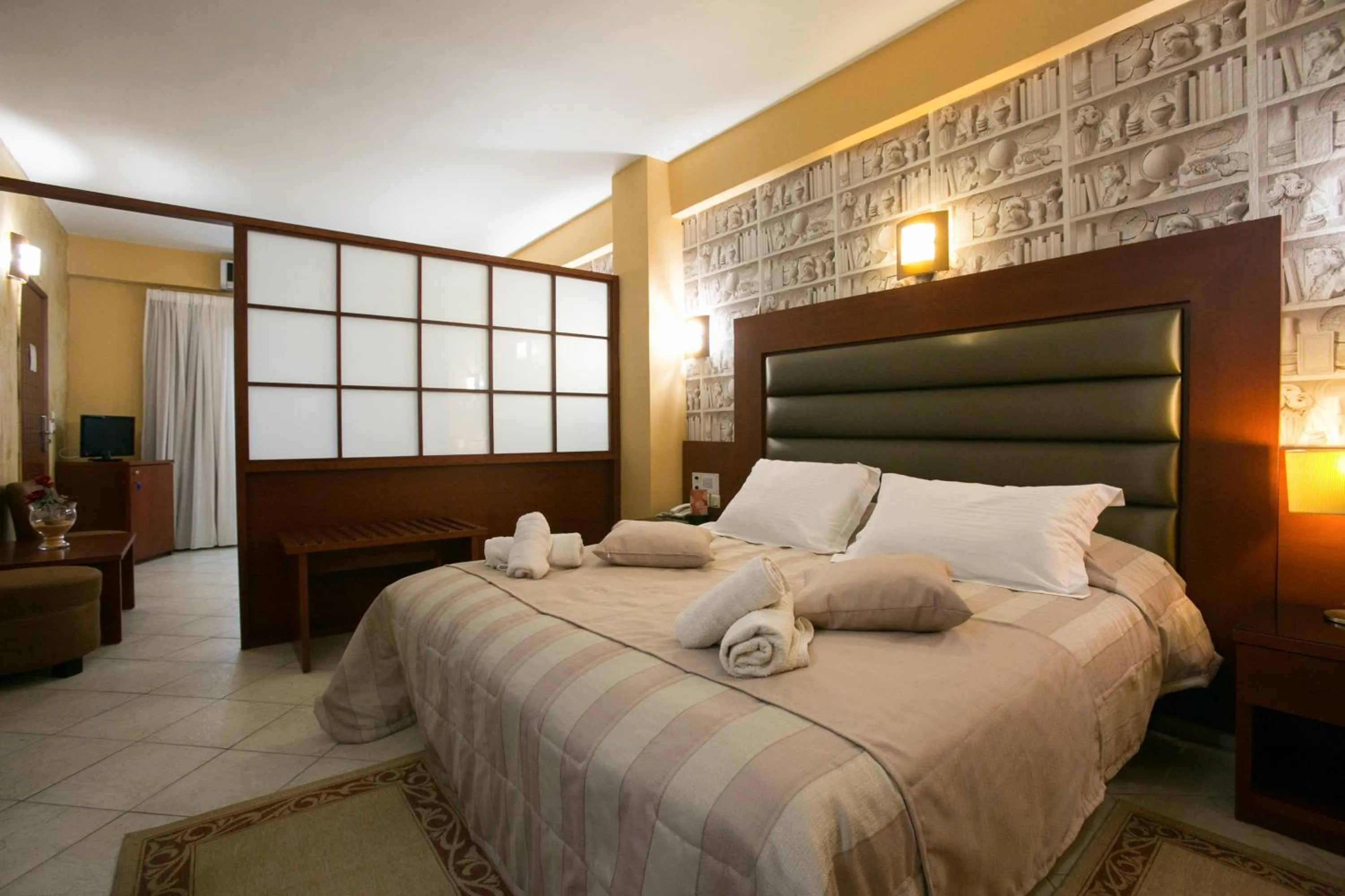 Bed in City Life Port Hotel