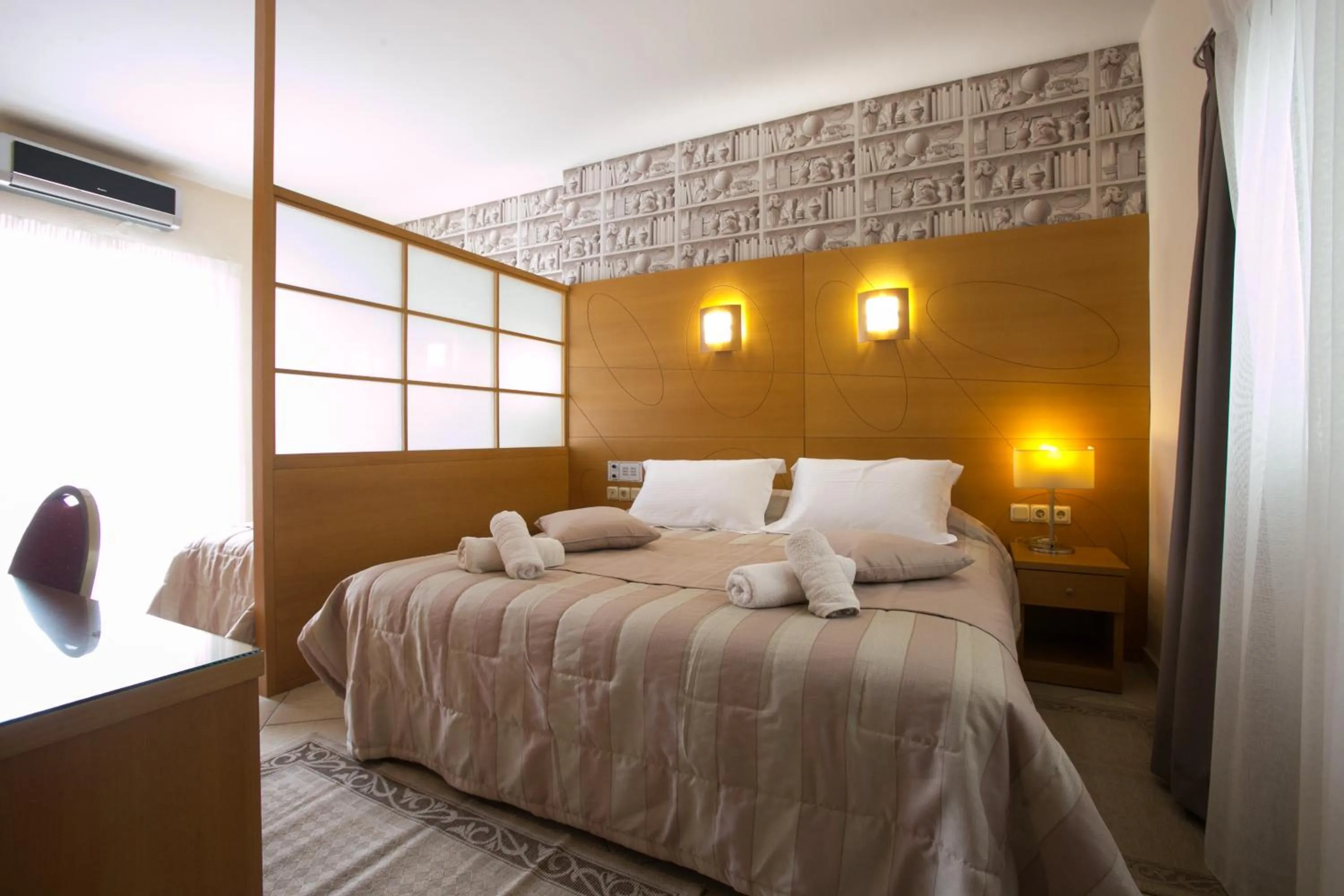 Bed in City Life Port Hotel