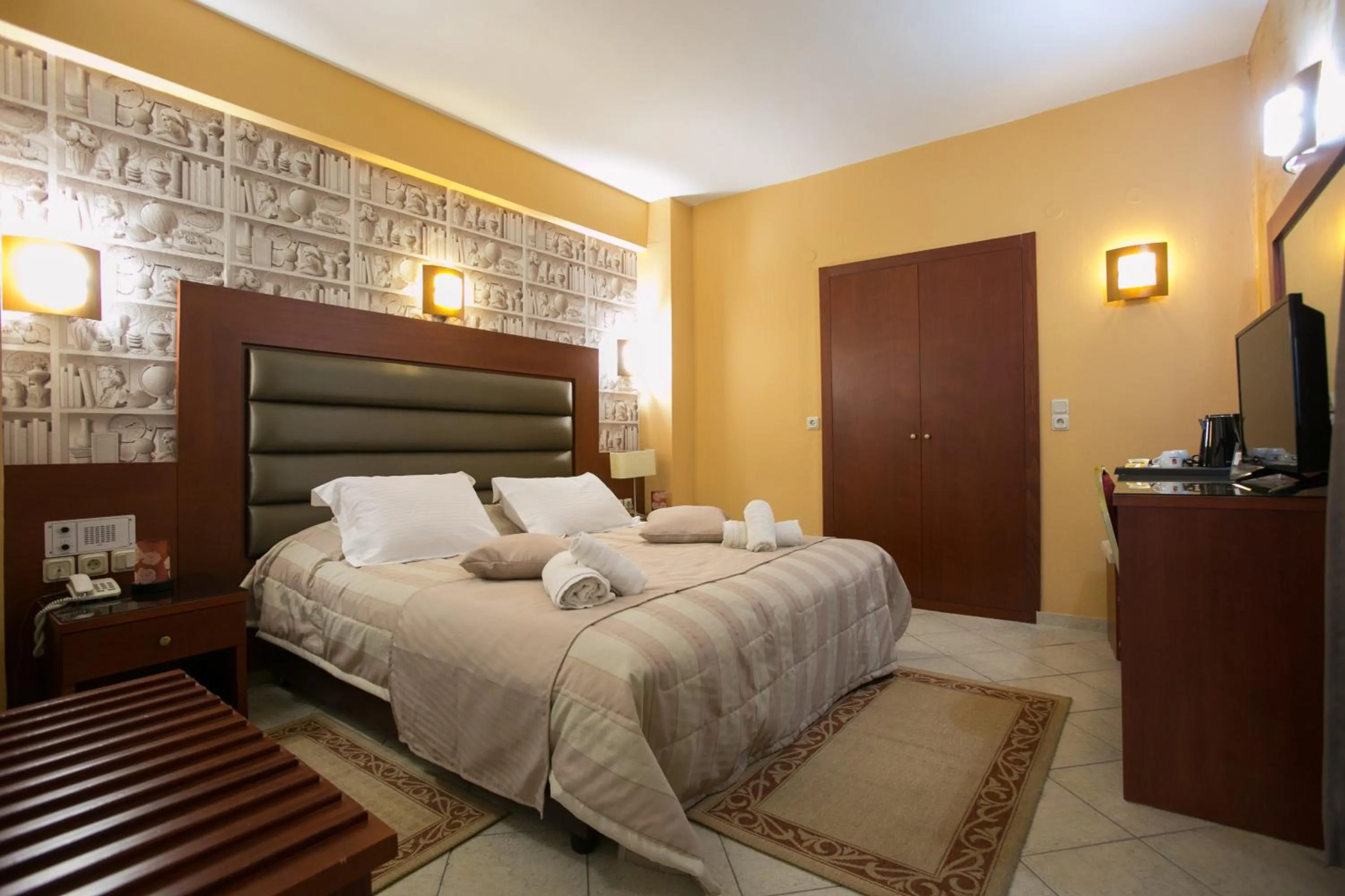 Bed in City Life Port Hotel