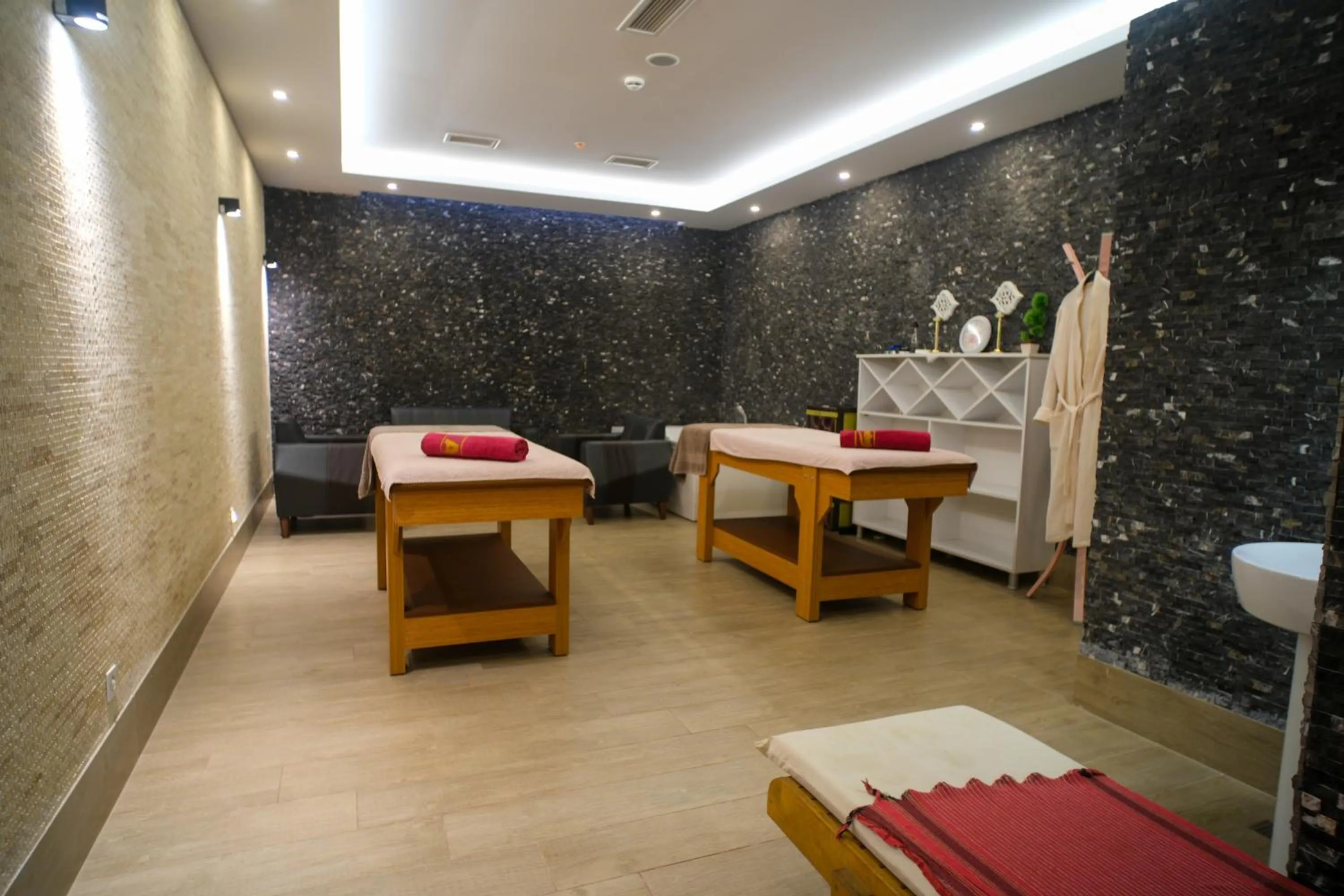 Property building, Bed in Graf Victor Apart Hotel