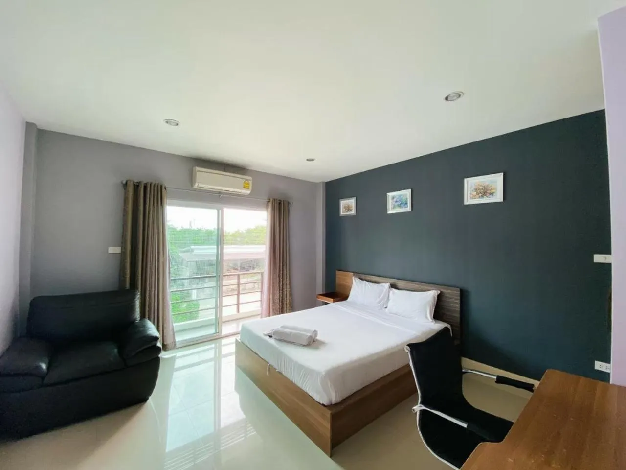 Bed in Privacy Residence Lopburi