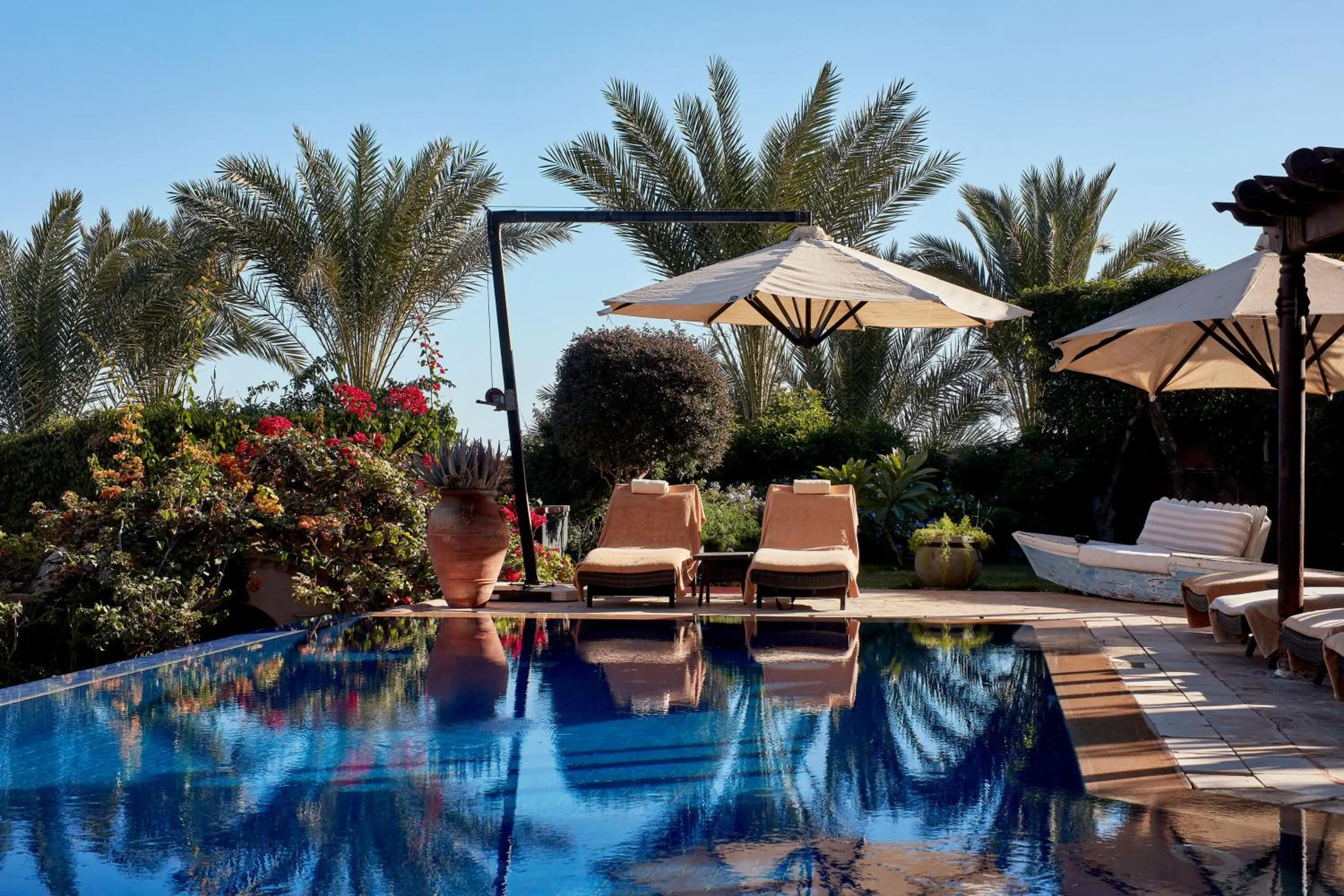 Swimming pool in Lazib Inn Resort & Spa