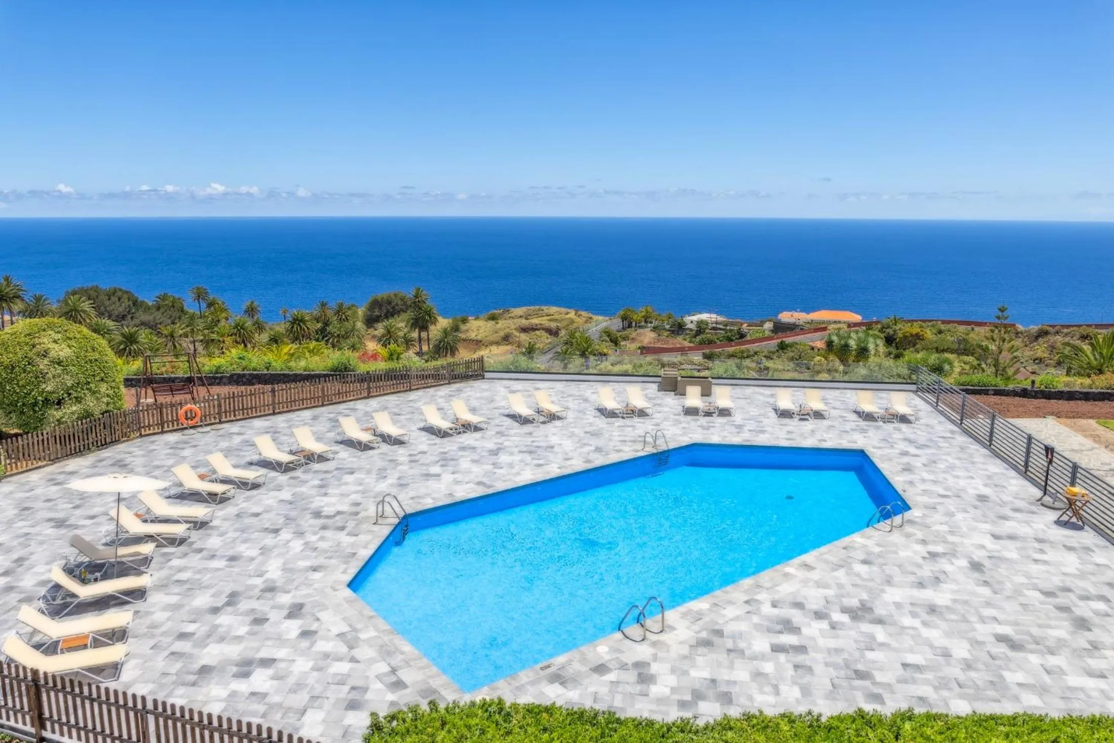 Swimming pool in Parador de La Palma
