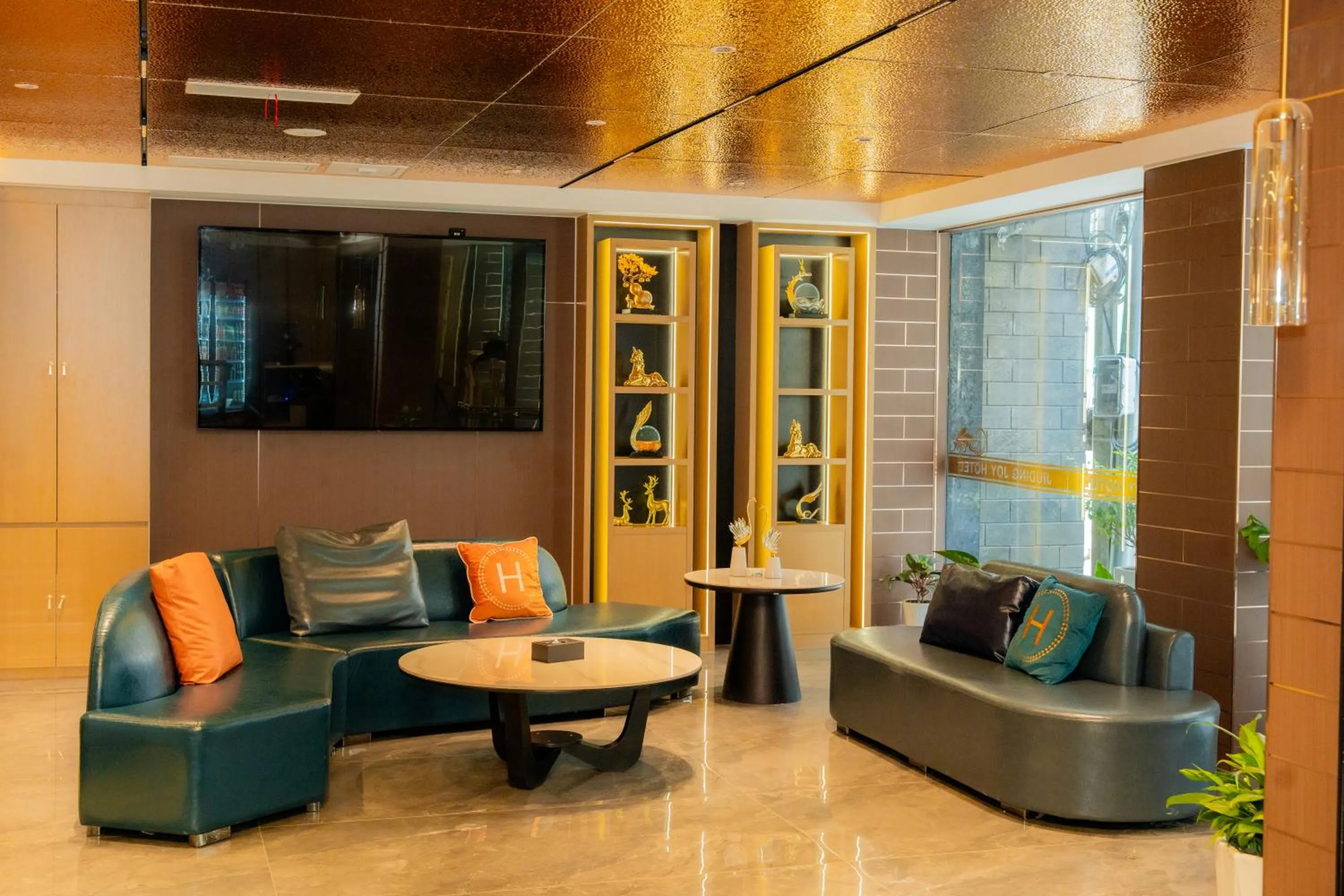 Lobby or reception in Jiuding Joy Hotel