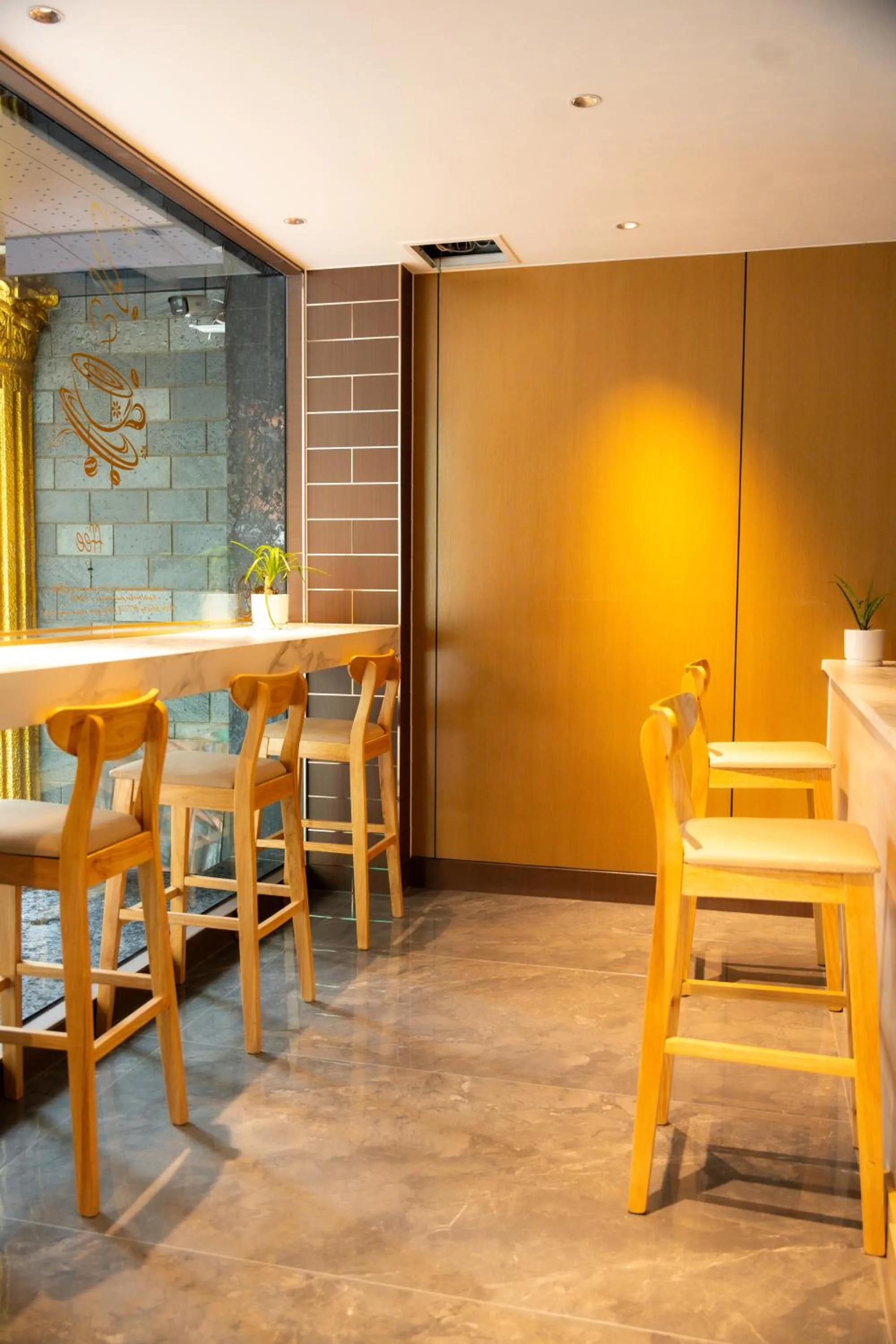 Seating area in Jiuding Joy Hotel