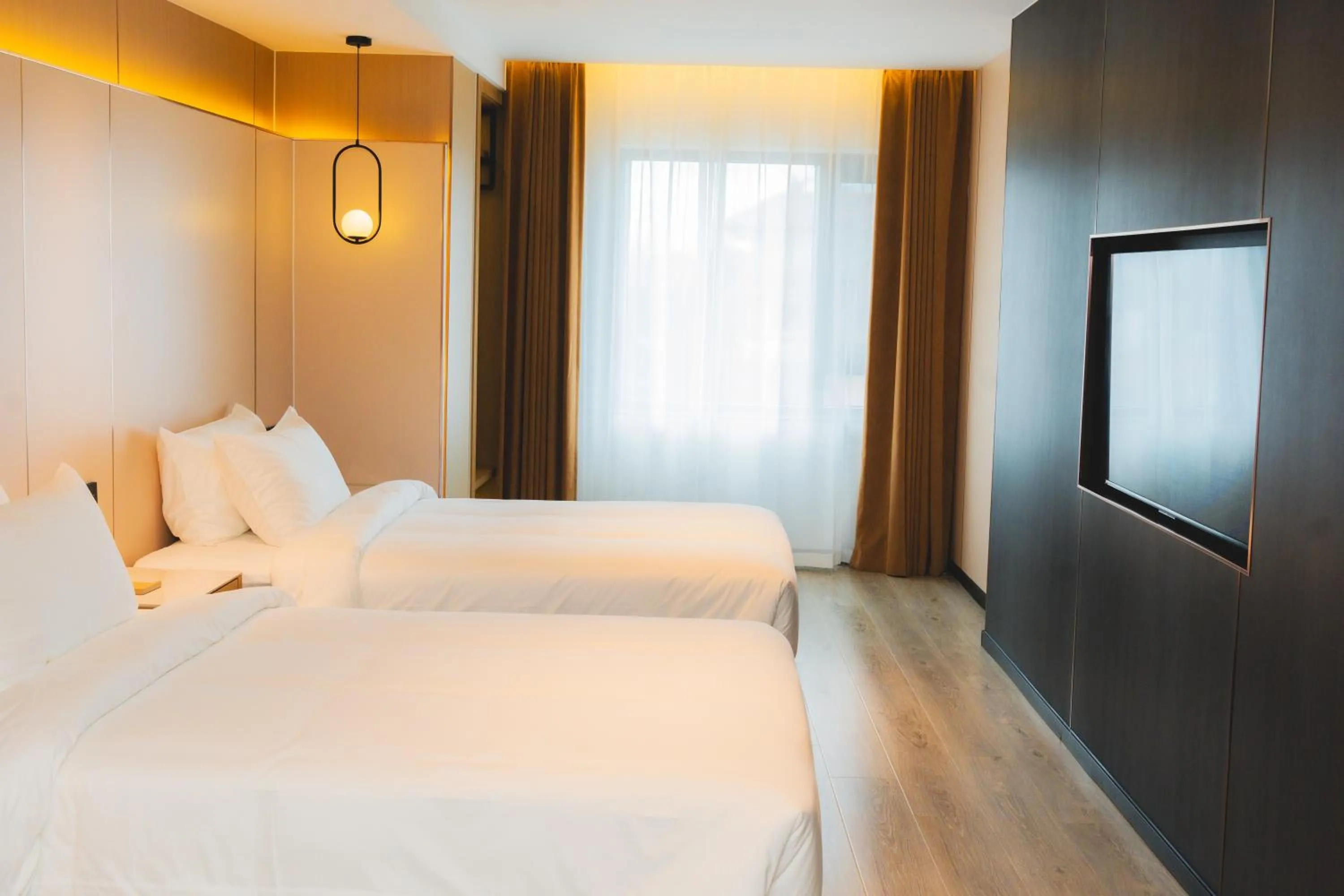 Bedroom, Bed in Jiuding Joy Hotel