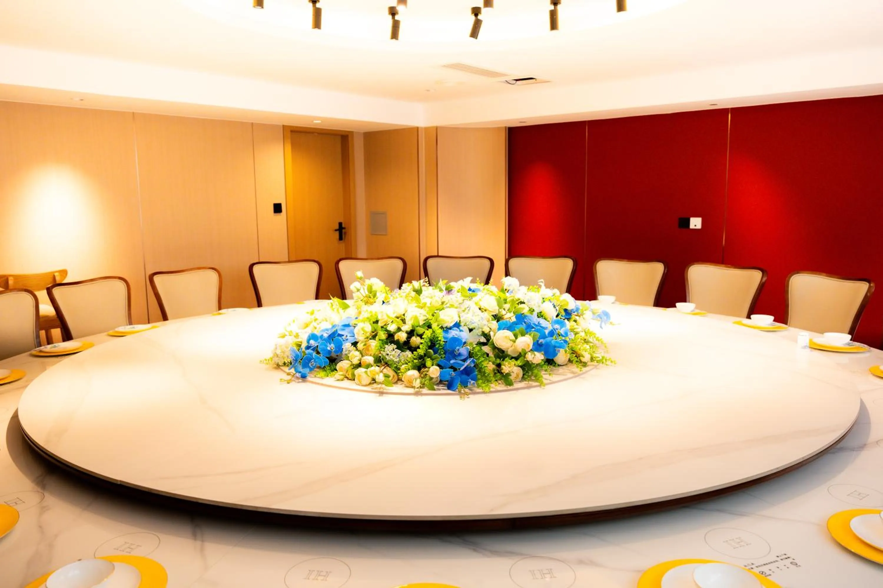 Seating area in Jiuding Joy Hotel