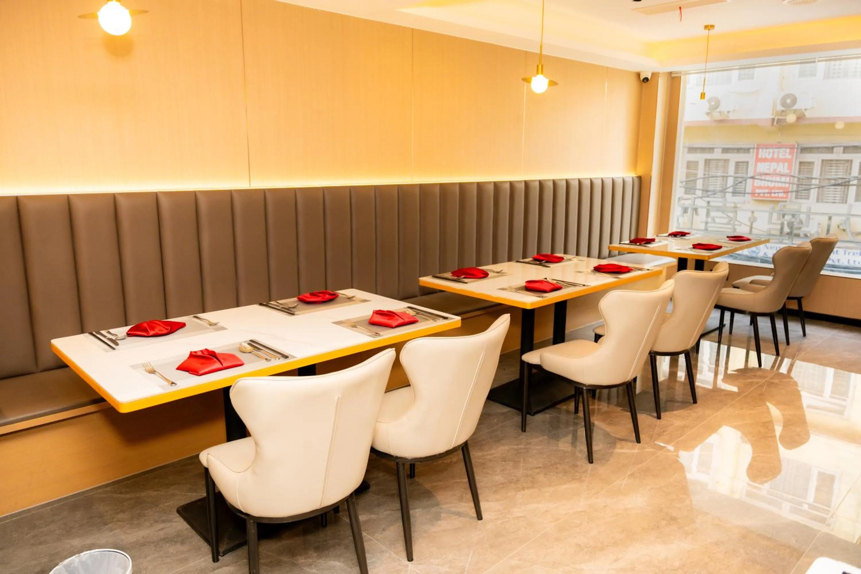 Restaurant/places to eat in Jiuding Joy Hotel