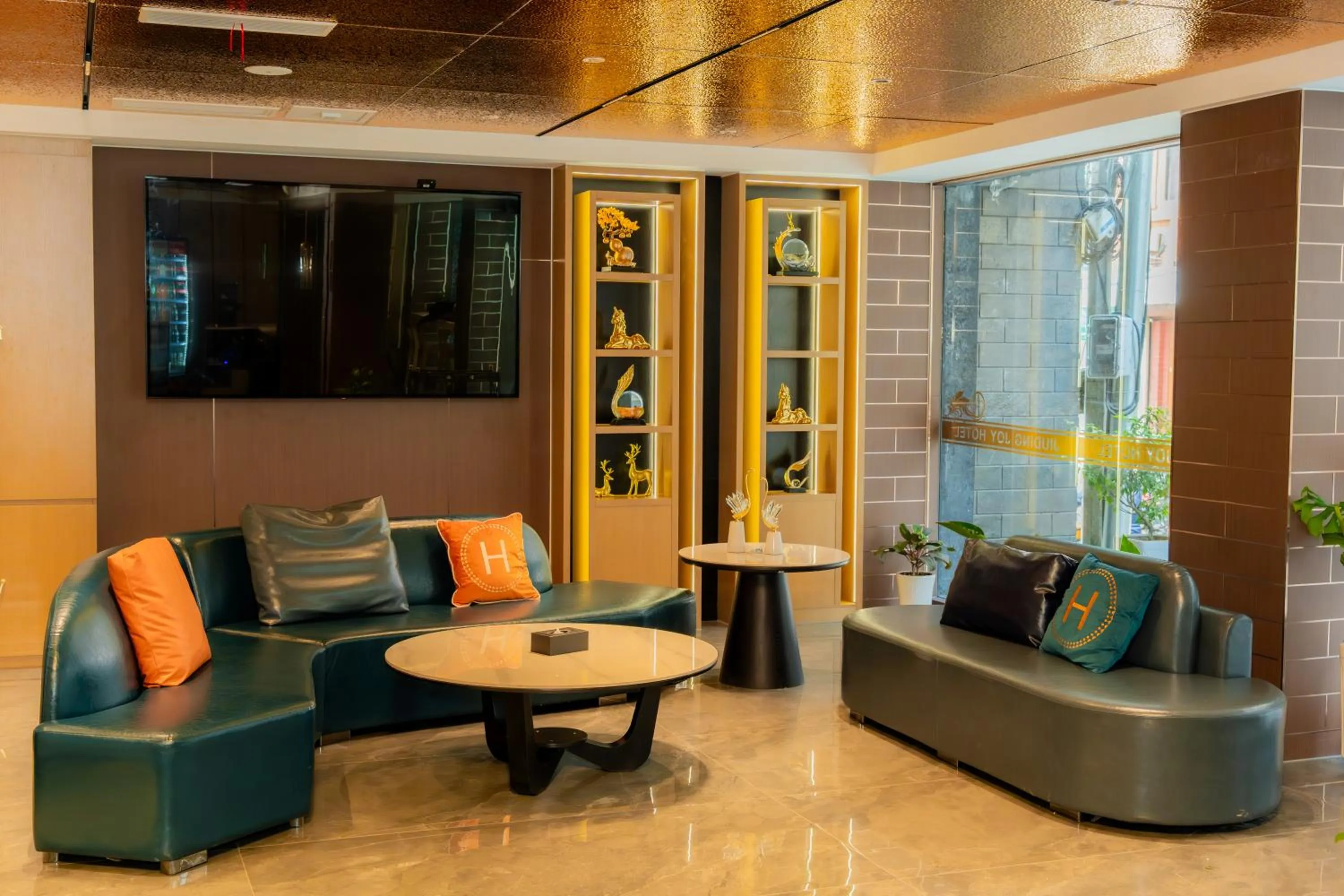 Lobby or reception in Jiuding Joy Hotel