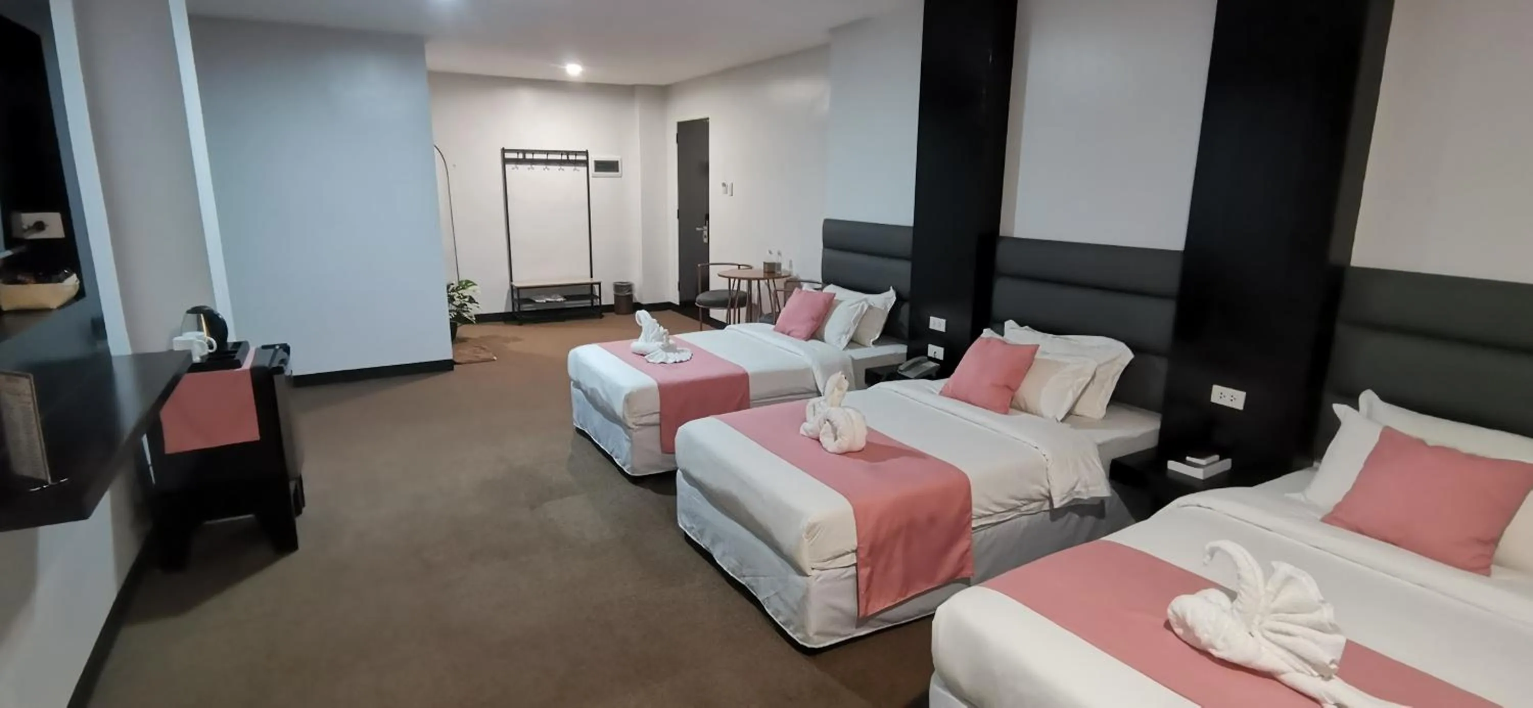 Bedroom, Bed in Palette in Angeles Pampanga near Clark International Airport Formerly Boss Hotel