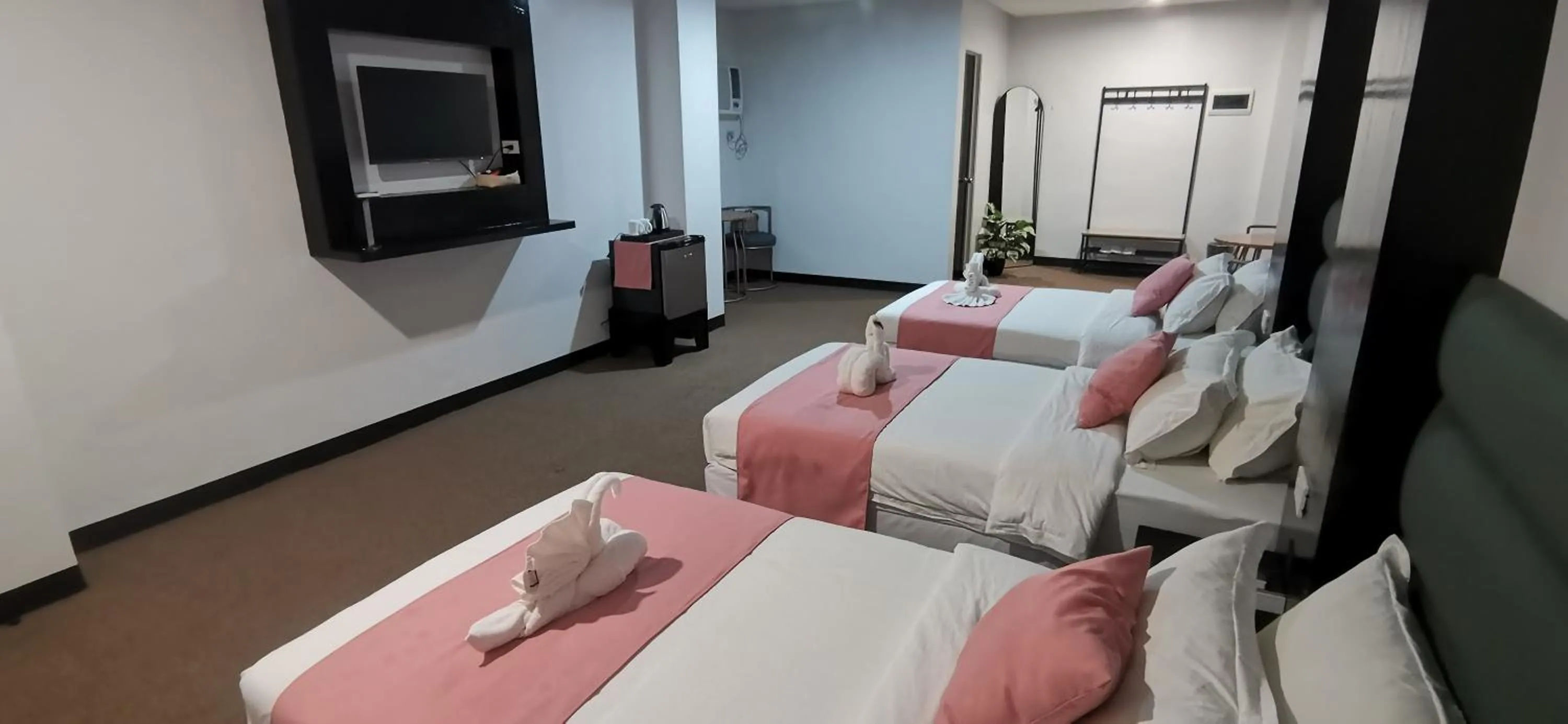 Bedroom, Bed in Palette in Angeles Pampanga near Clark International Airport Formerly Boss Hotel