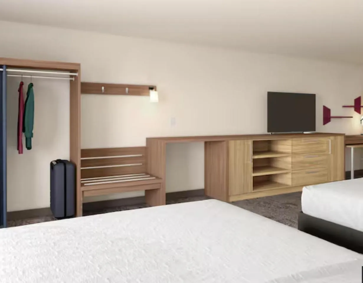 Bed in Home2 Suites By Hilton Frankenmuth
