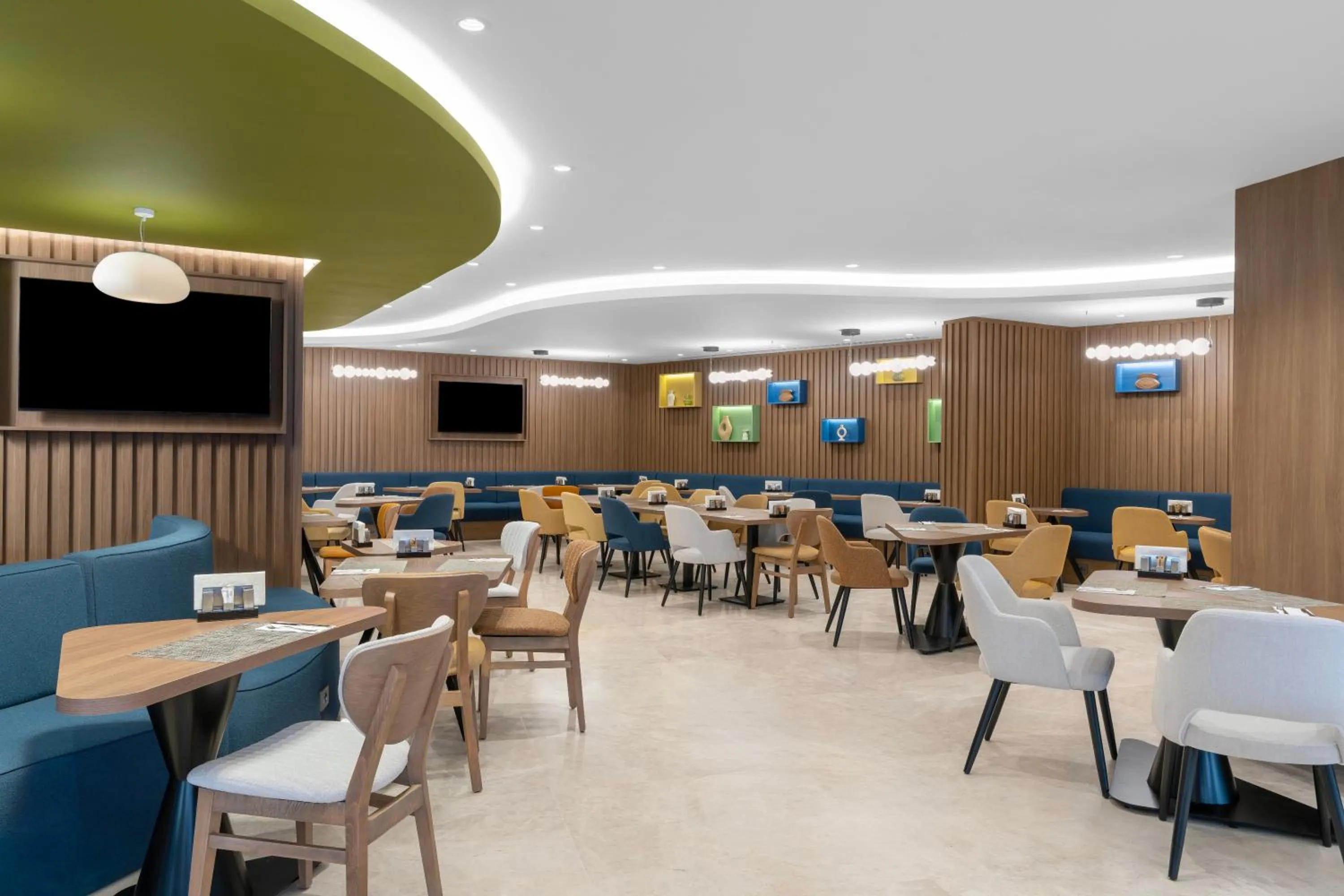 Restaurant/places to eat in Hampton By Hilton Istanbul Sisli