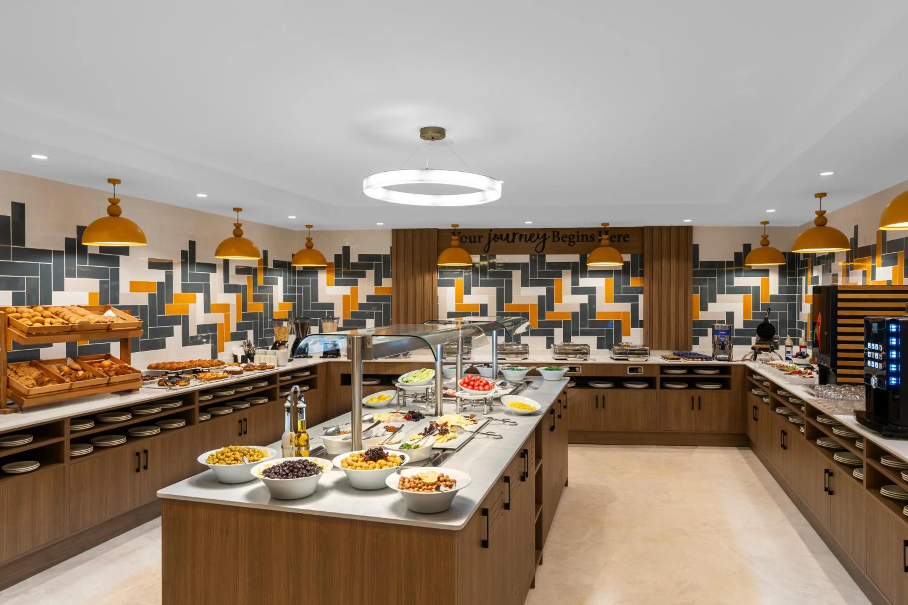 Food and drinks in Hampton By Hilton Istanbul Sisli