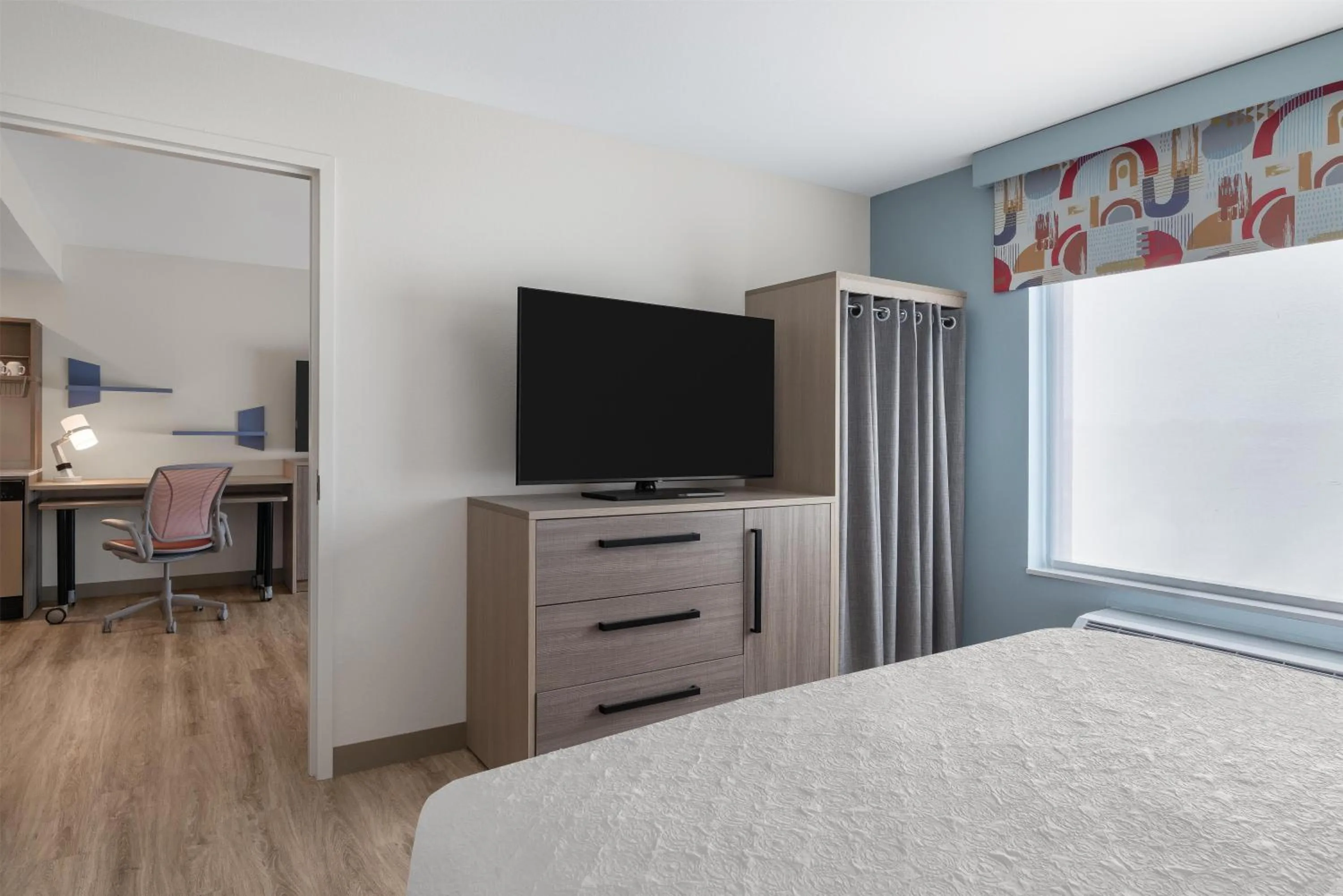 Bed in Home2 Suites By Hilton Muncie