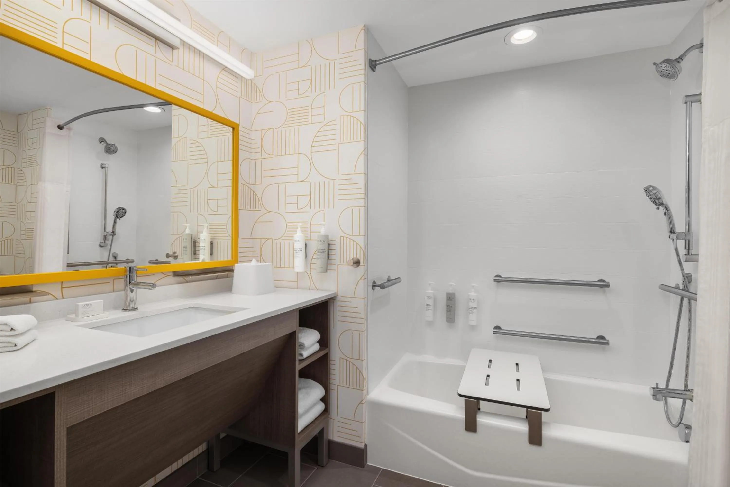 Bathroom in Home2 Suites By Hilton Muncie