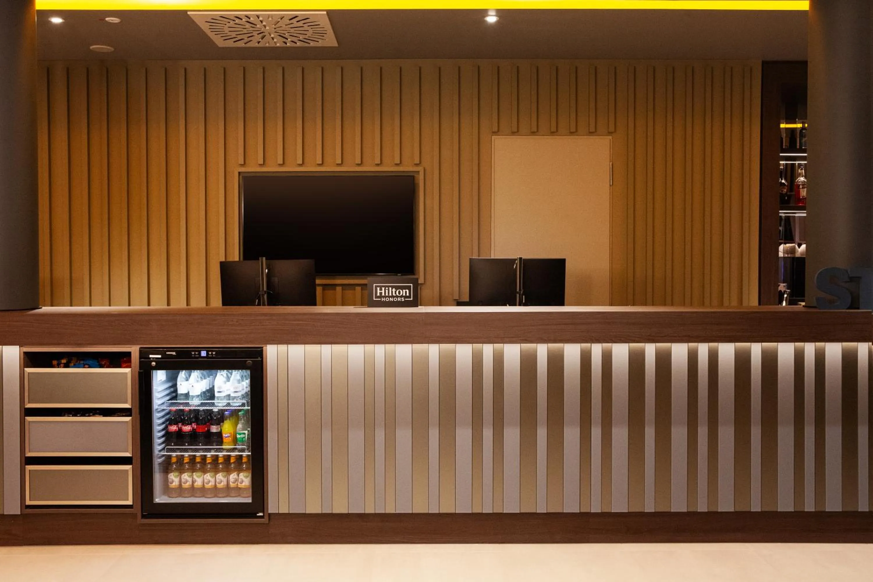 Lobby or reception in Hampton By Hilton Stuttgart Airport