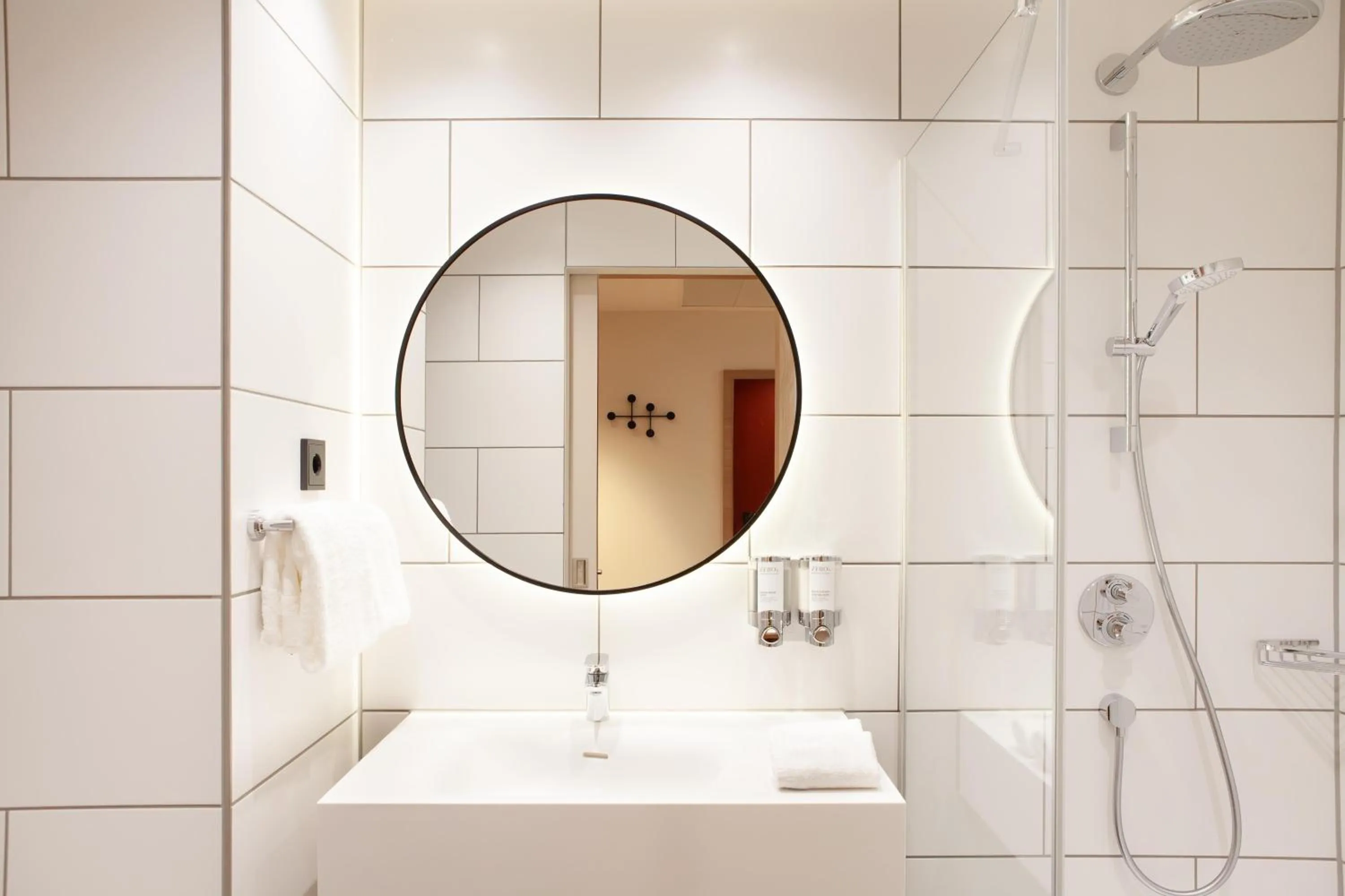 Bathroom in Hampton By Hilton Stuttgart Airport