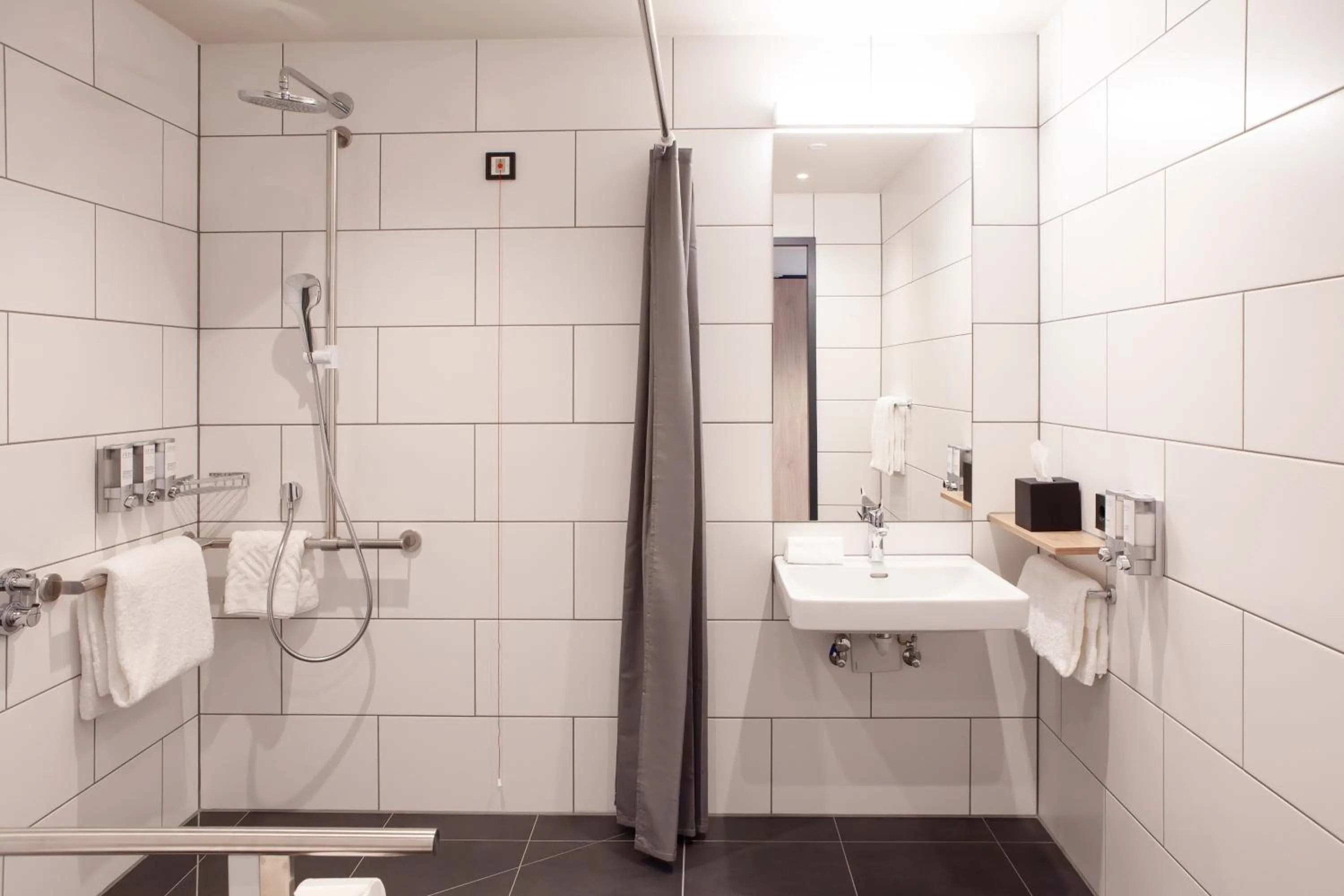 Bathroom in Hampton By Hilton Stuttgart Airport