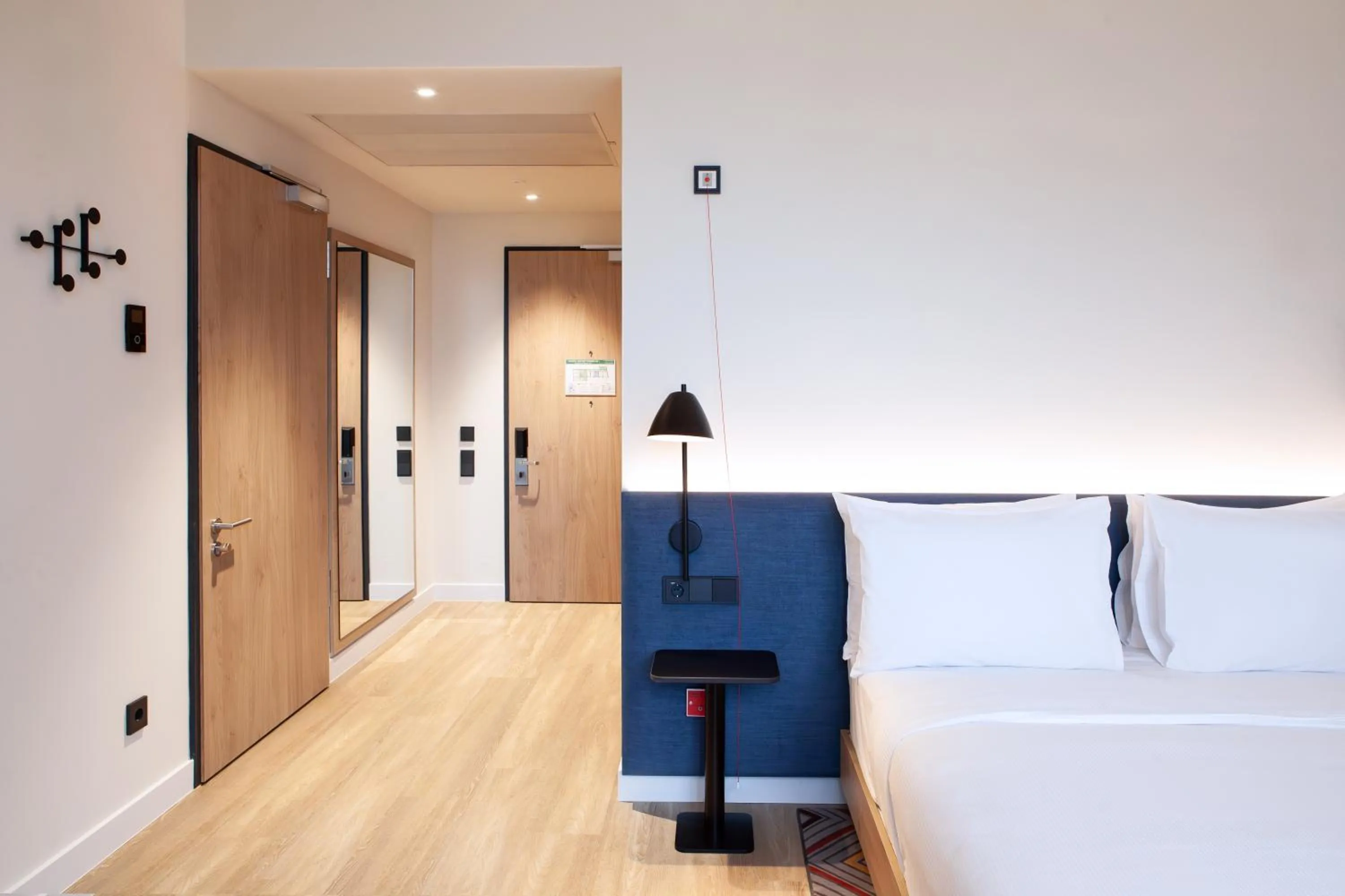 Bedroom, Bed in Hampton By Hilton Stuttgart Airport
