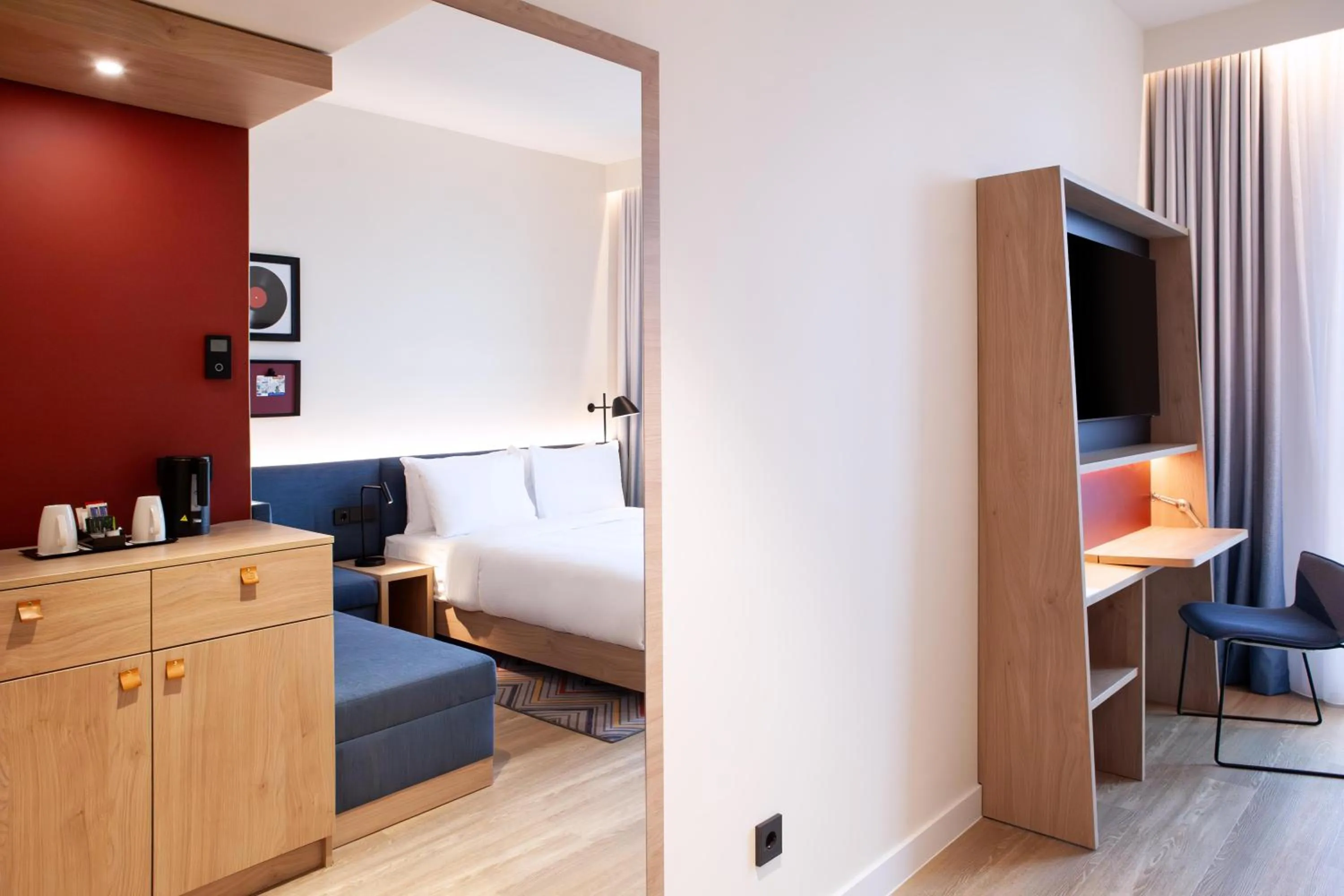 Bedroom, Bed in Hampton By Hilton Stuttgart Airport