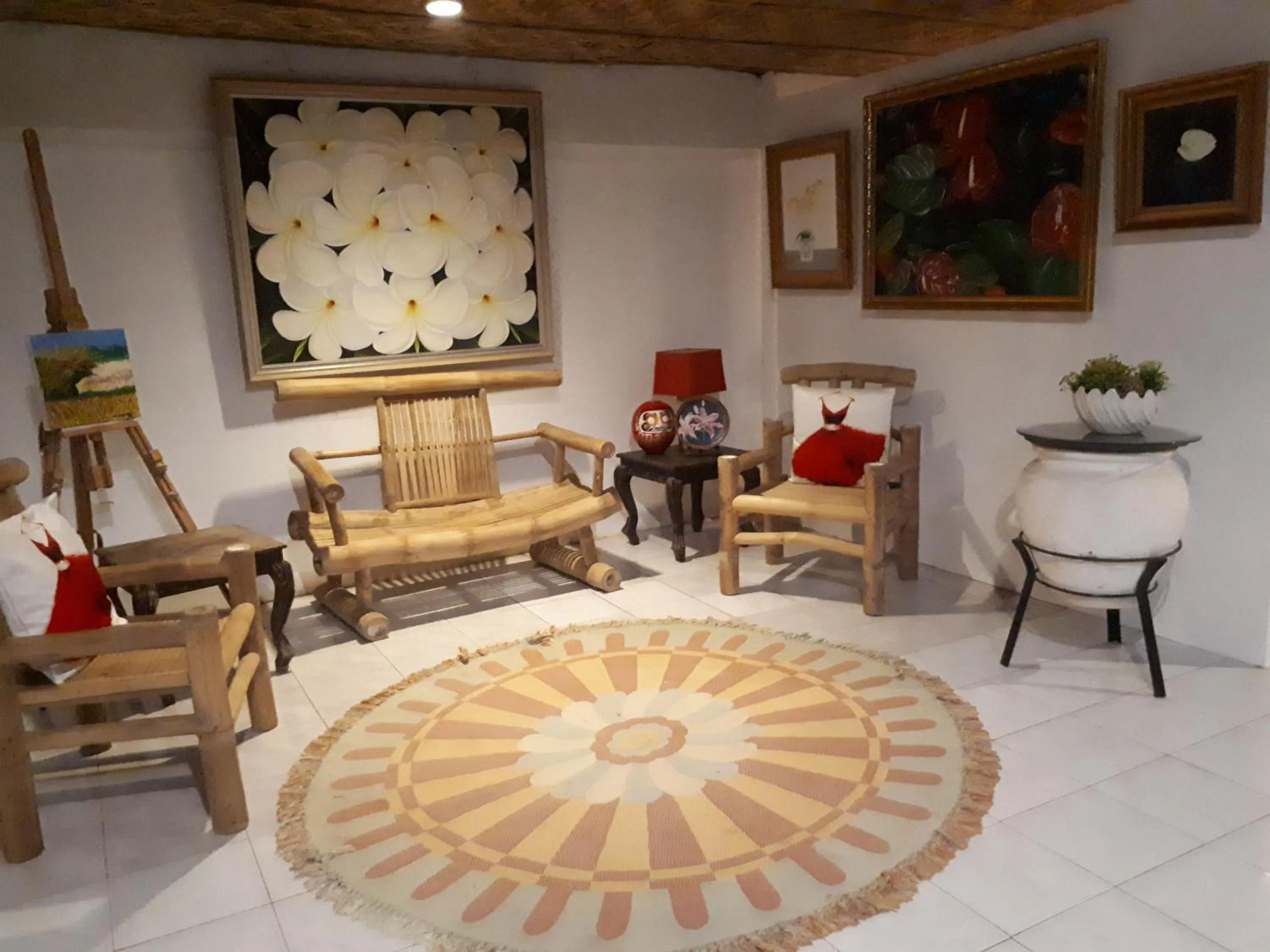 Lobby or reception in La Vida Hostel Samal Island