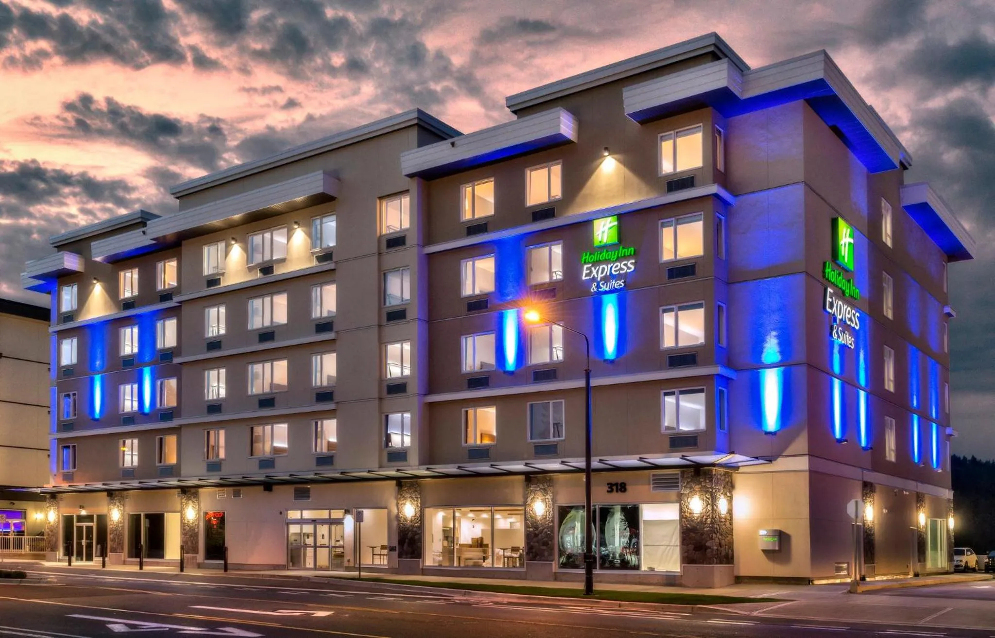 Property building in Holiday Inn Express & Suites Victoria-Colwood by IHG