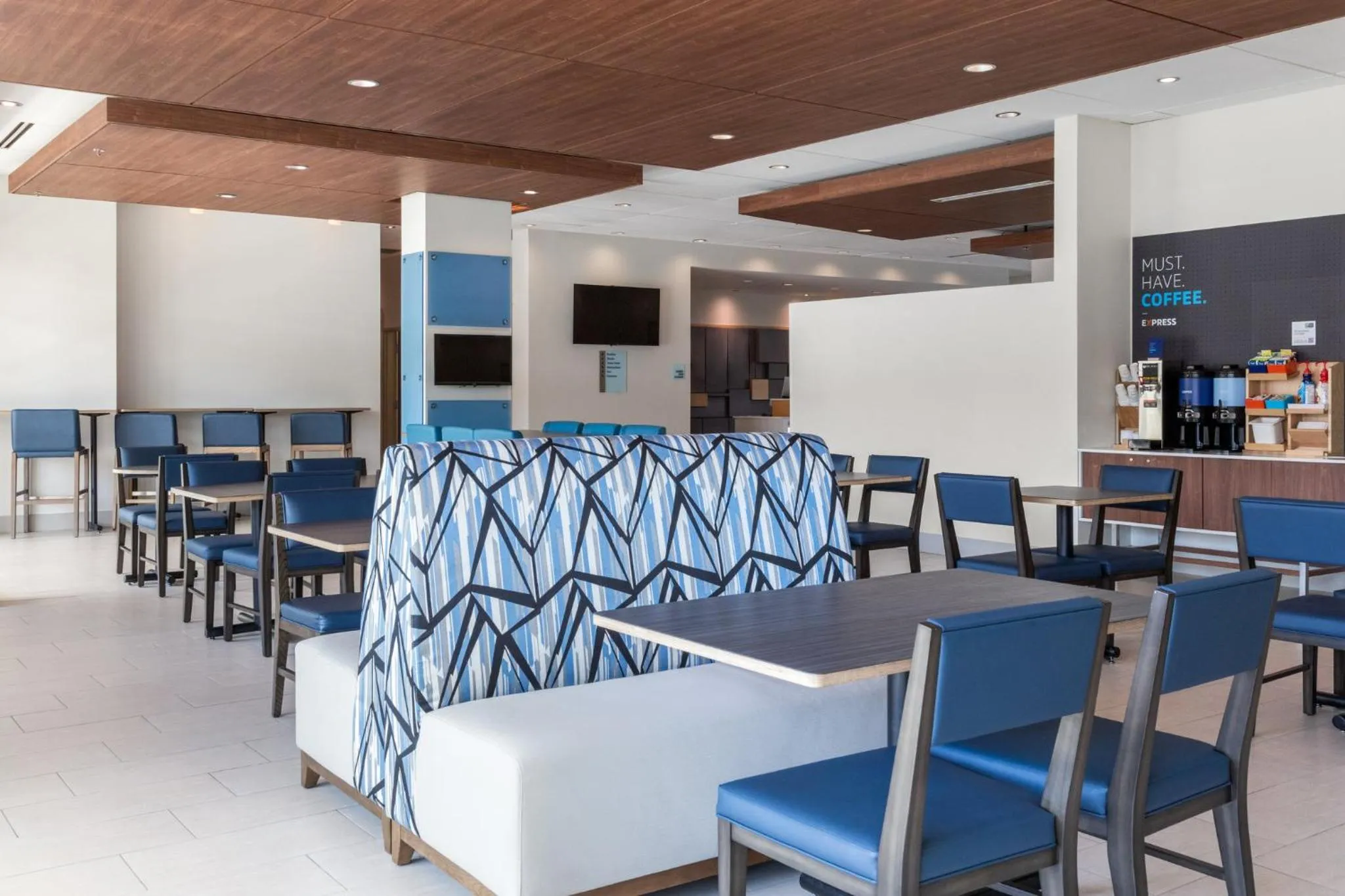 Breakfast in Holiday Inn Express & Suites Victoria-Colwood by IHG