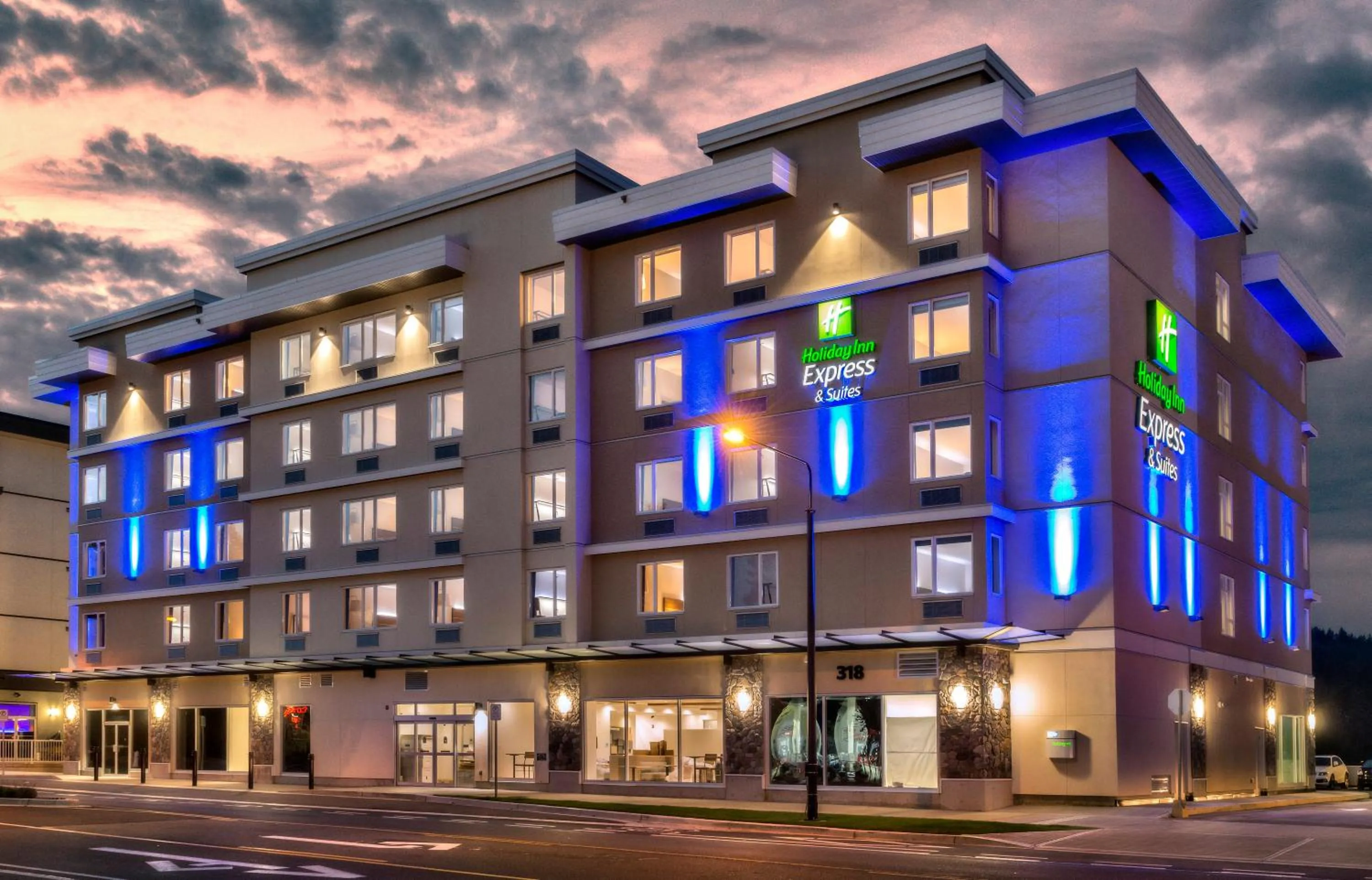 Property building in Holiday Inn Express & Suites Victoria-Colwood by IHG