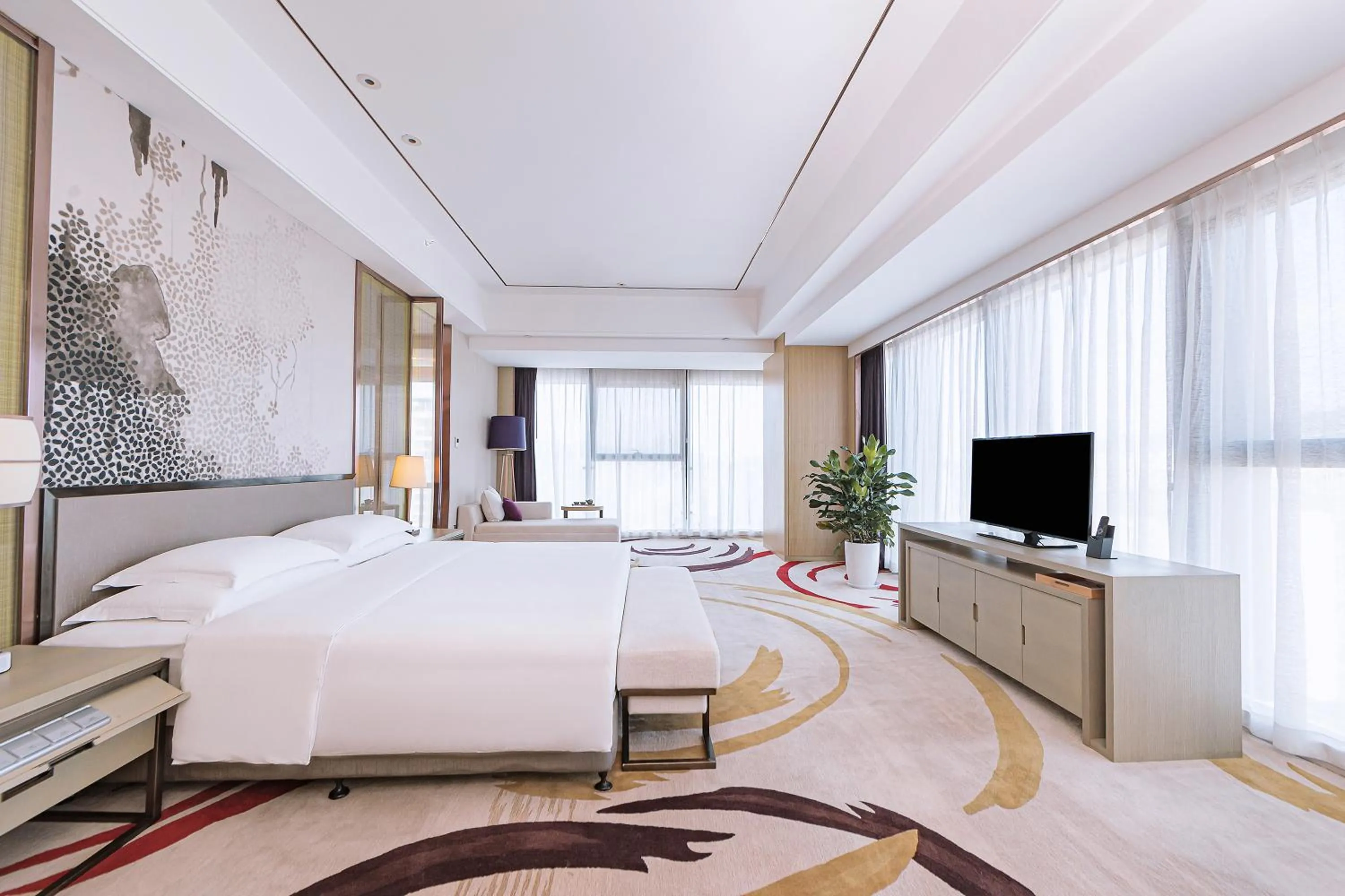 Bed in Crowne Plaza Yibin by IHG