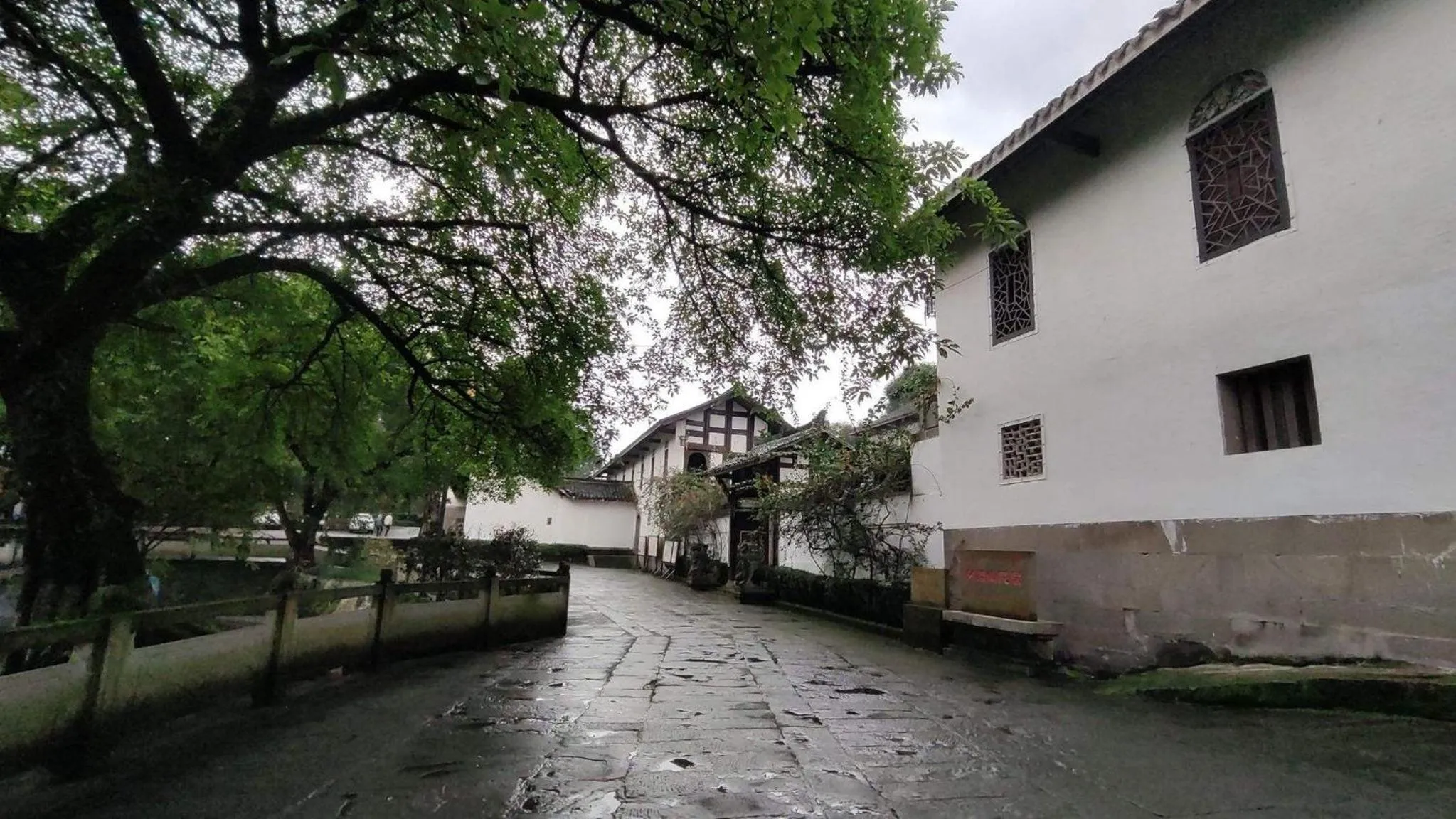 Area and facilities in Crowne Plaza Yibin by IHG