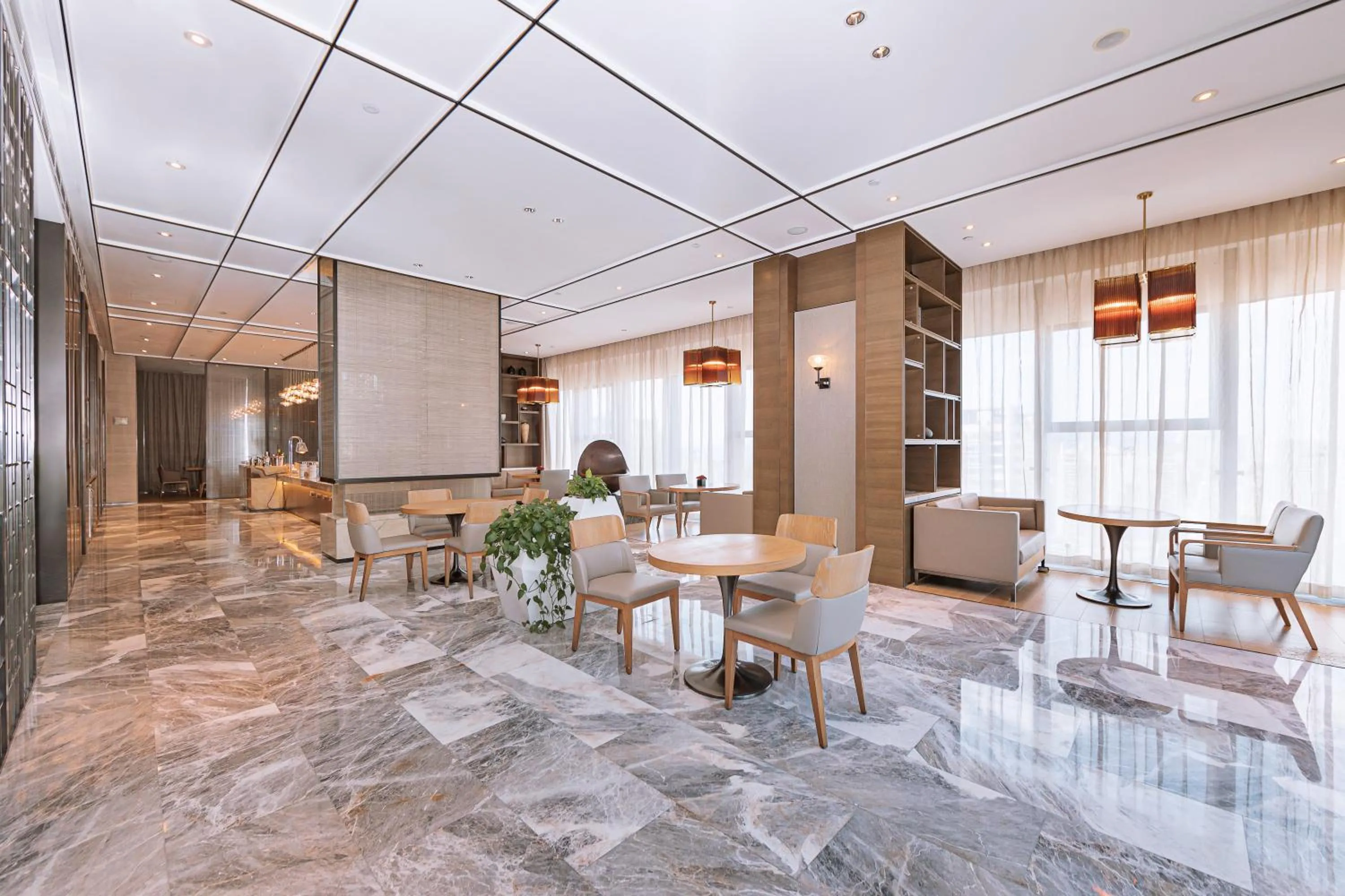 Restaurant/places to eat in Crowne Plaza Yibin by IHG