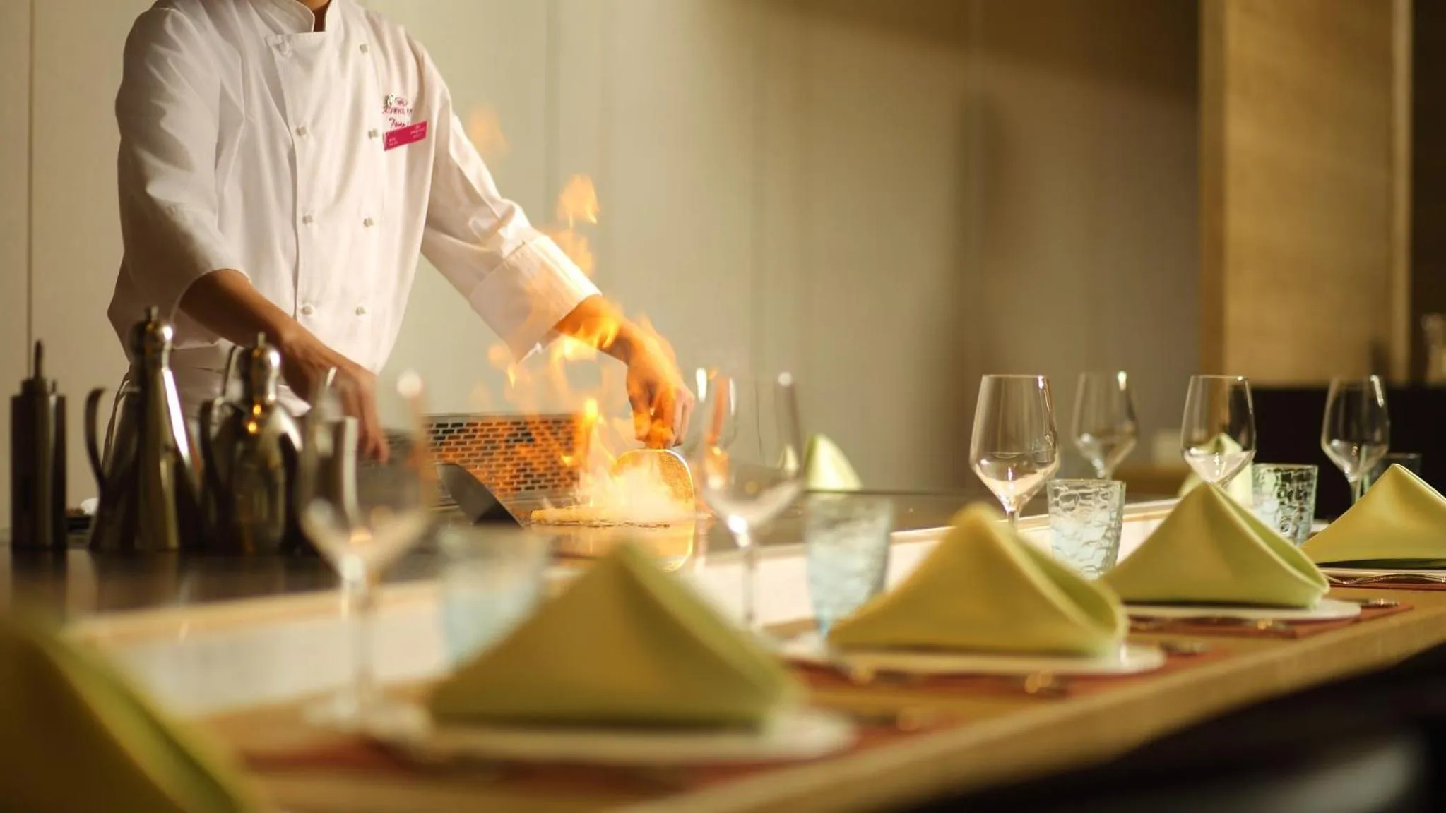 Restaurant/places to eat in Crowne Plaza Yibin by IHG