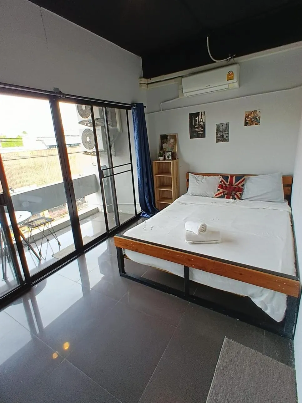 Bed in La Belle Nuit House