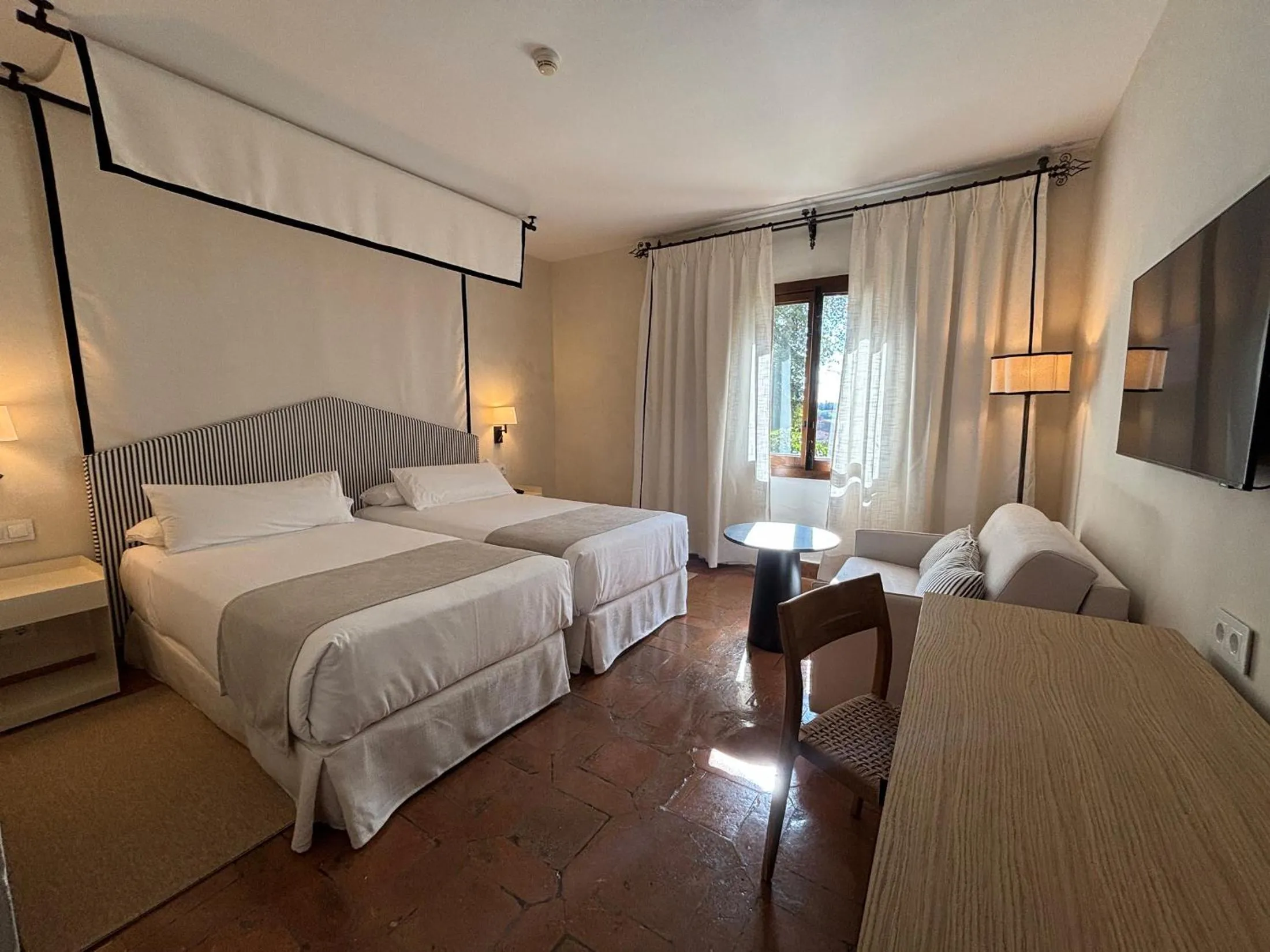 Bedroom, Bed in Parador de Jarandilla de la Vera