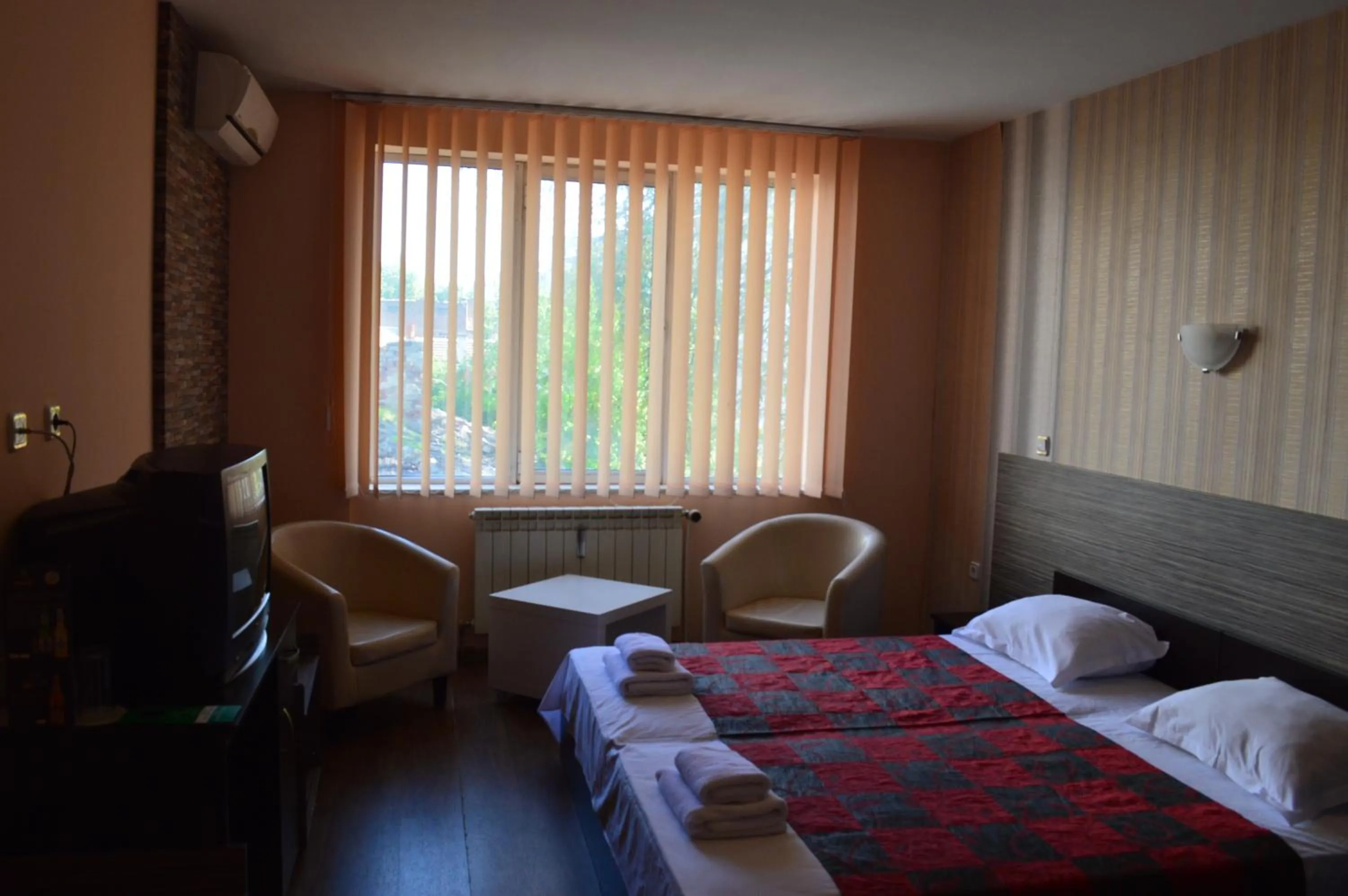 TV and multimedia in Bon Bon Hotel