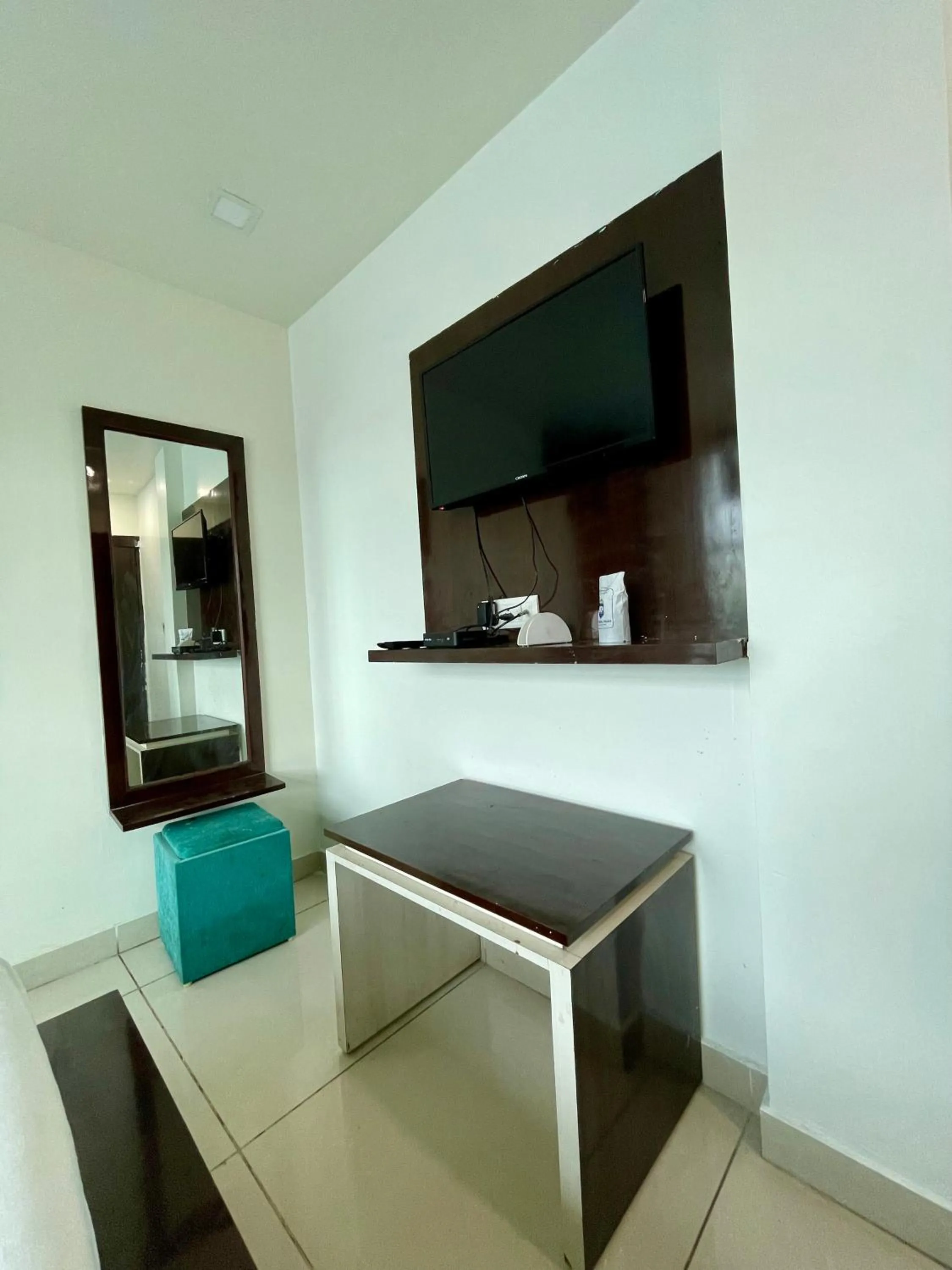 Living room in Hotel Komal Palace Anand Nagar