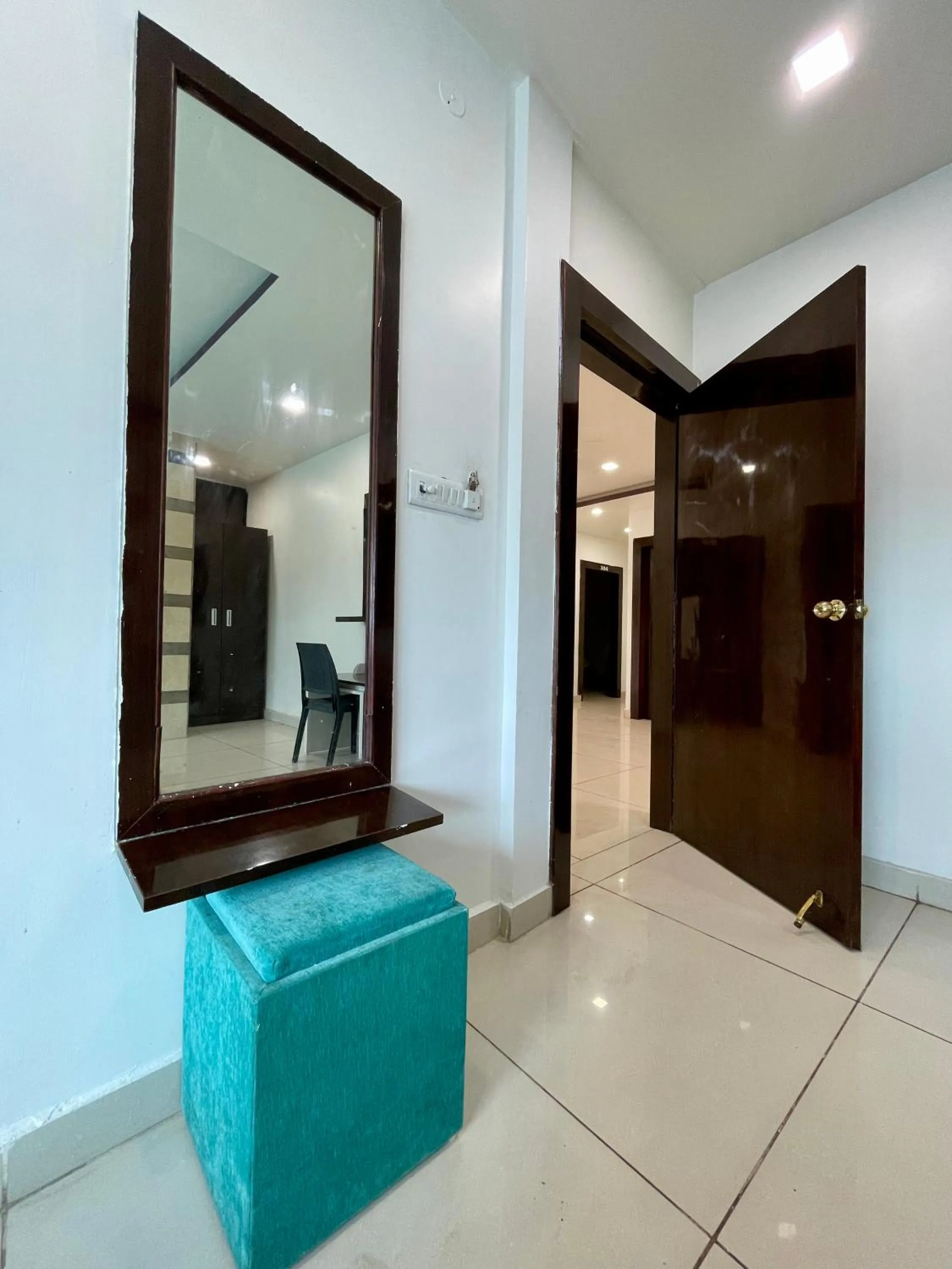 room service in Hotel Komal Palace Anand Nagar