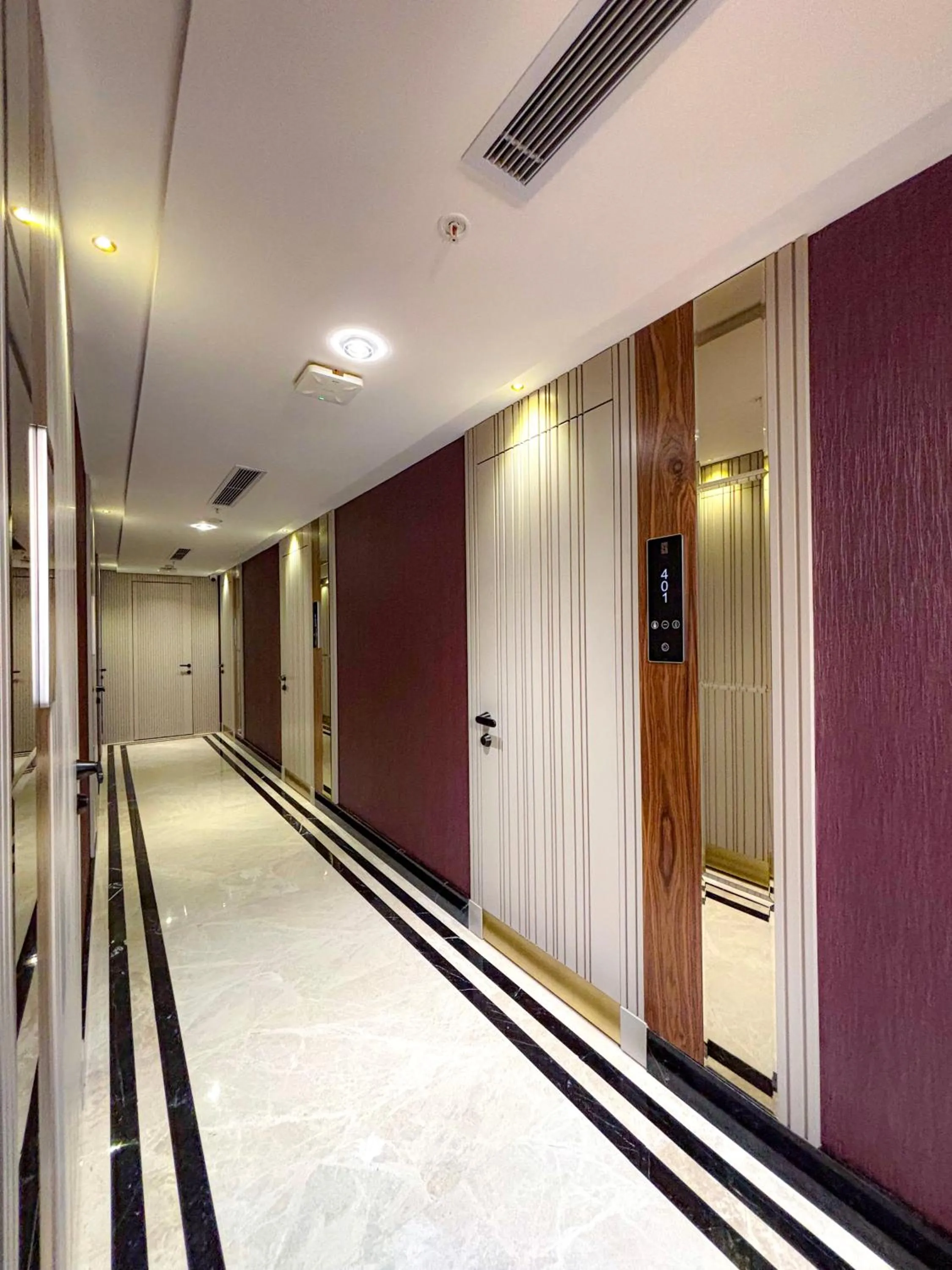 elevator in Saygın Hotel Beşiktaş