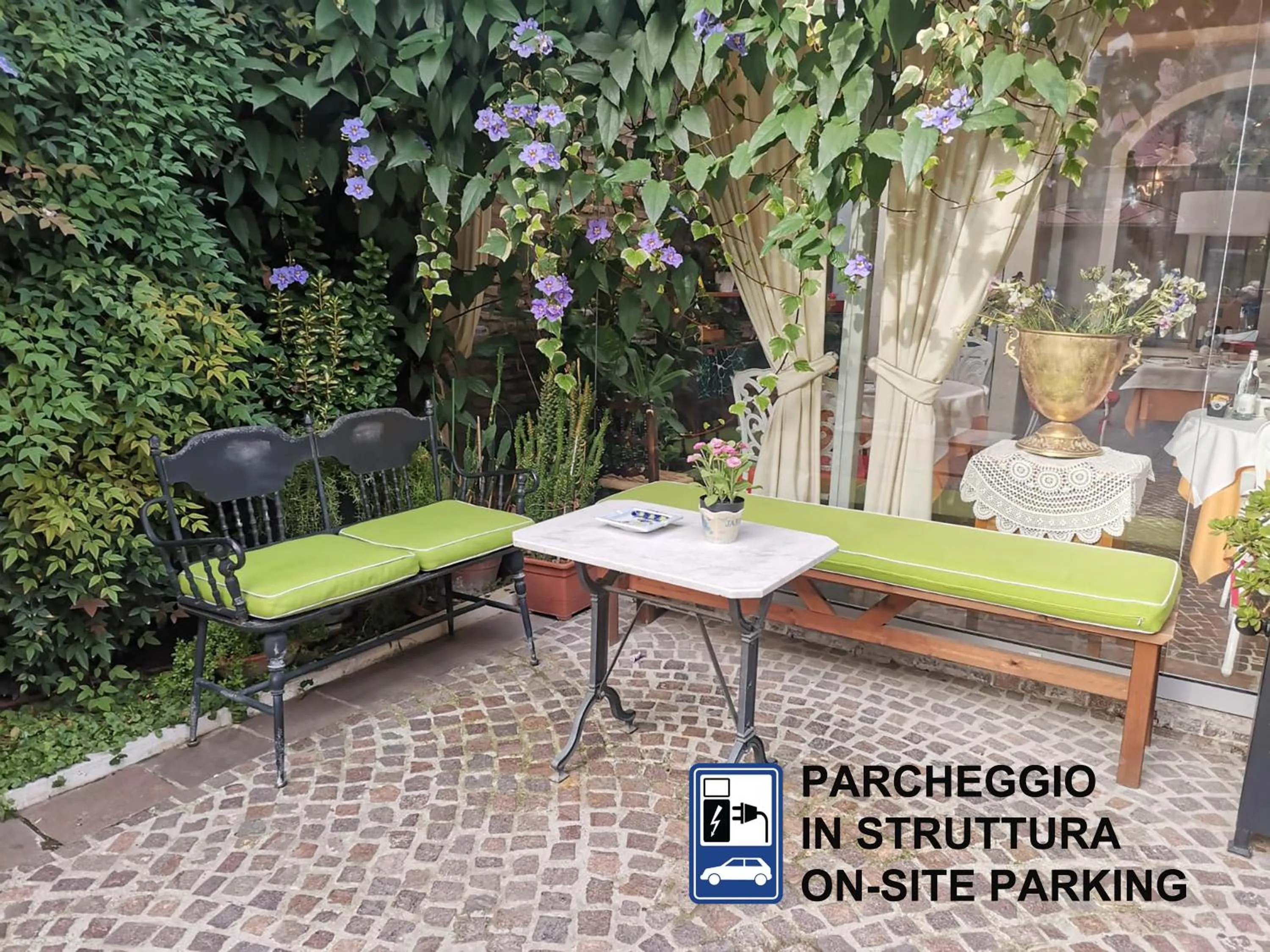 Garden in Villa Noctis