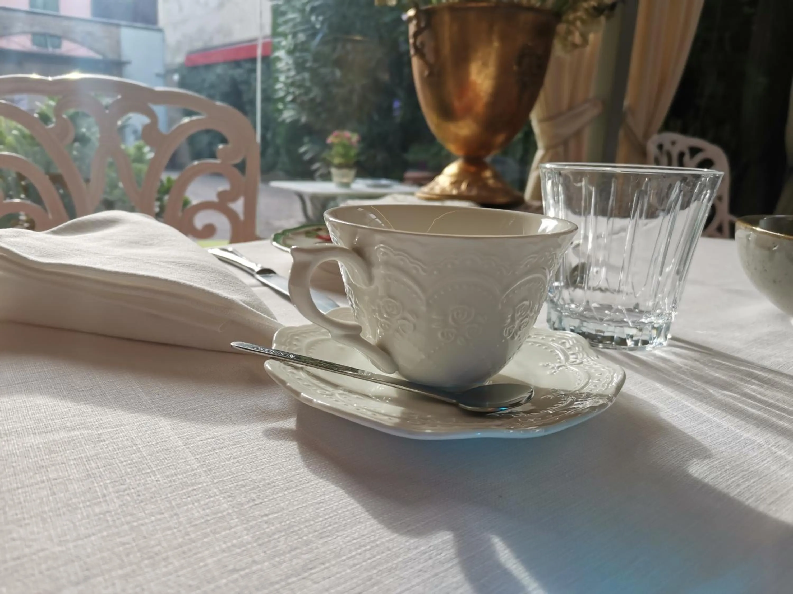 Breakfast in Villa Noctis