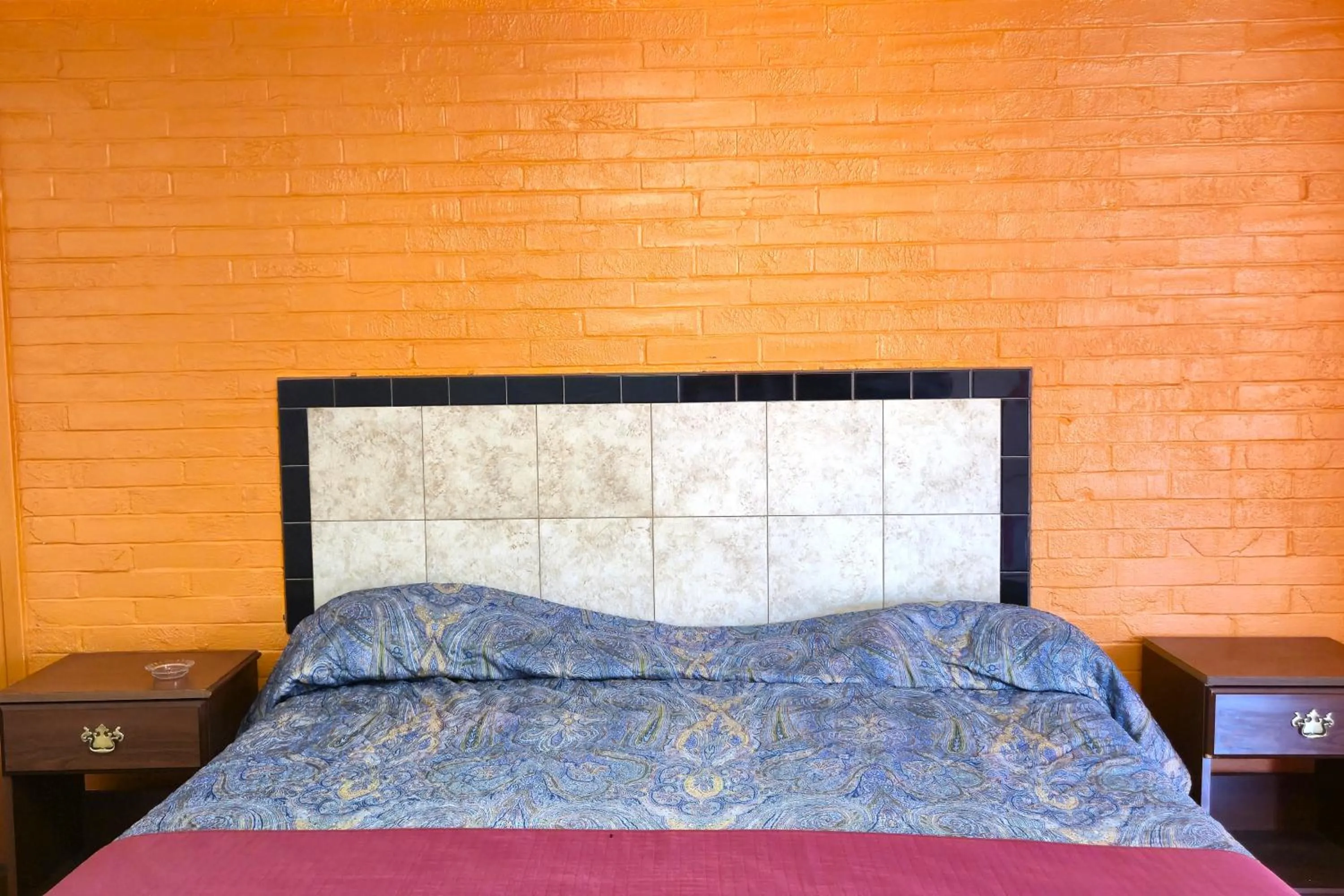 Bedroom, Bed in Way Side Inn by Hotel O Dallas near Fair Park Downtown